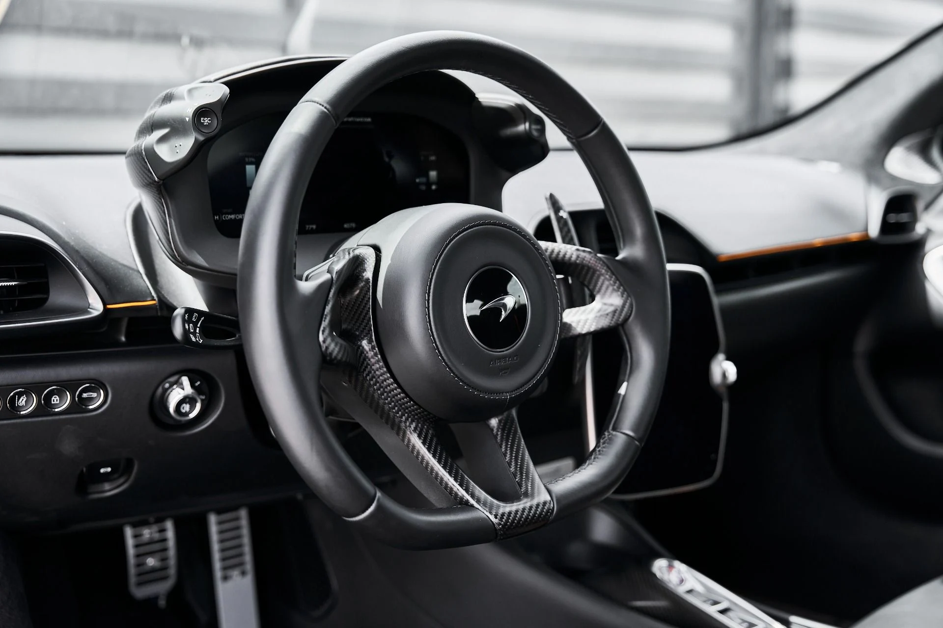 mph034_3212535146_Used_2024_Mc_Laren_Artura_1775583360_4949d15d58