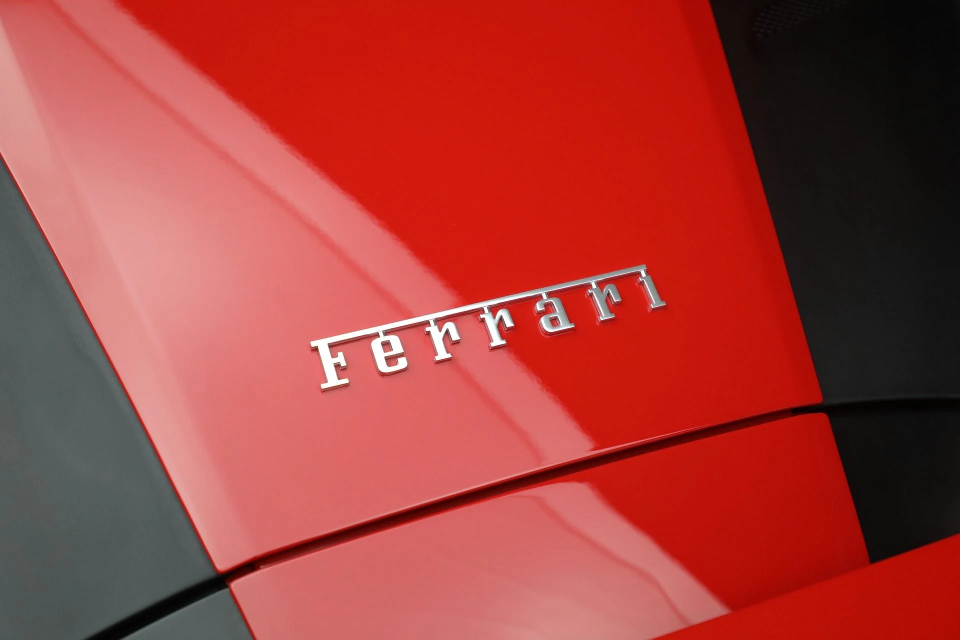 mph034_3212971126_Used_2022_Ferrari_F8_Spider_1762208749_4fc7a64f8a