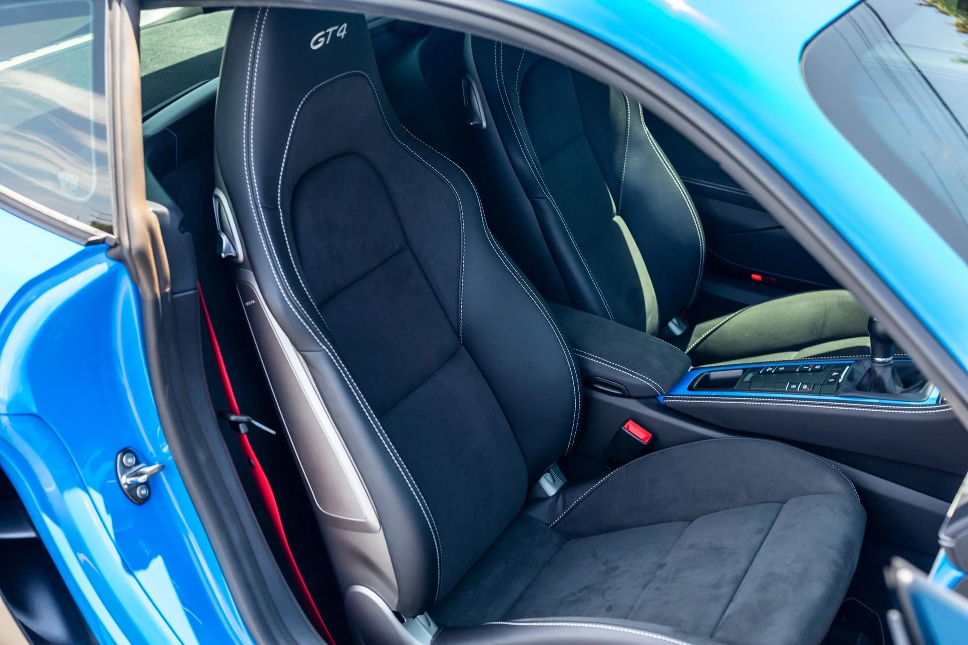 mph034_323578009_Used_2023_Porsche_718_Cayman_GT_4_1721258214_dcd3b4b32c