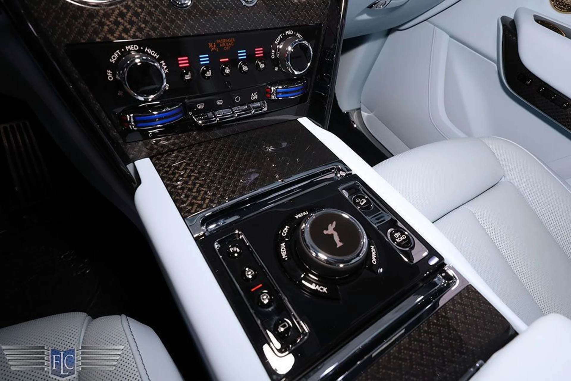 mph034_3241341067_used_2023_rolls_royce_cullinan_blackbadgesportutility_6305_22951746_35_1024_db243e5ef4