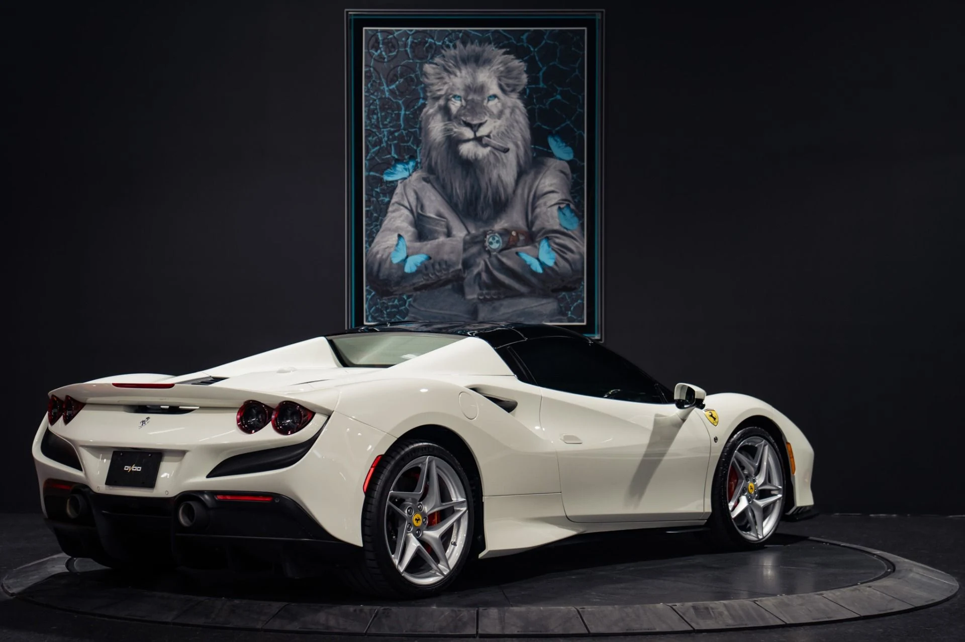 mph034_3244783368_Used_2023_Ferrari_F8_Spider_Passenger_Display_Front_Lift_1786468942_f6fc23d571