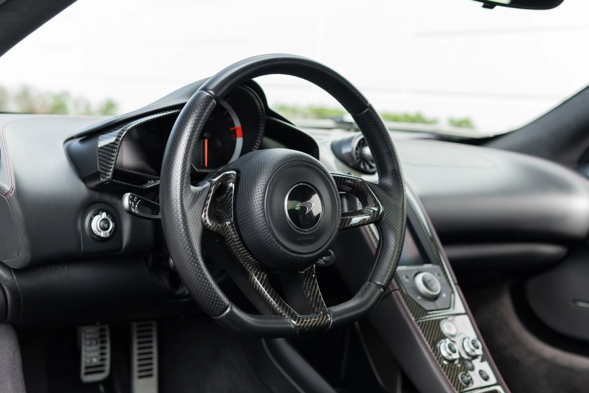 mph034_3256279926_Used_2013_Mc_Laren_MP_4_12_C_Spider_1769458558_13dc0db73b