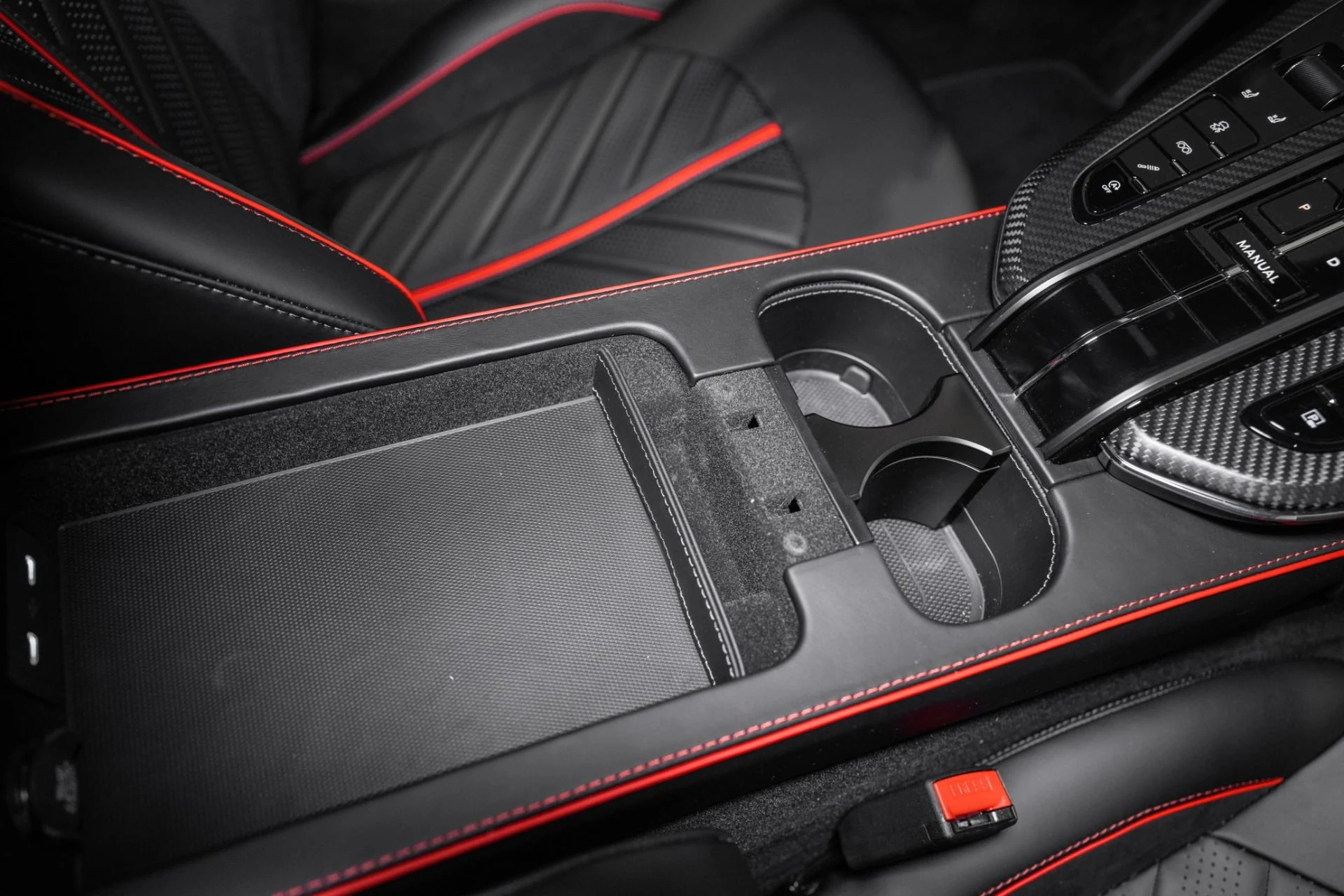 mph034_3278663544_New_2026_Aston_Martin_Vantage_S_1776402995_69861231fe