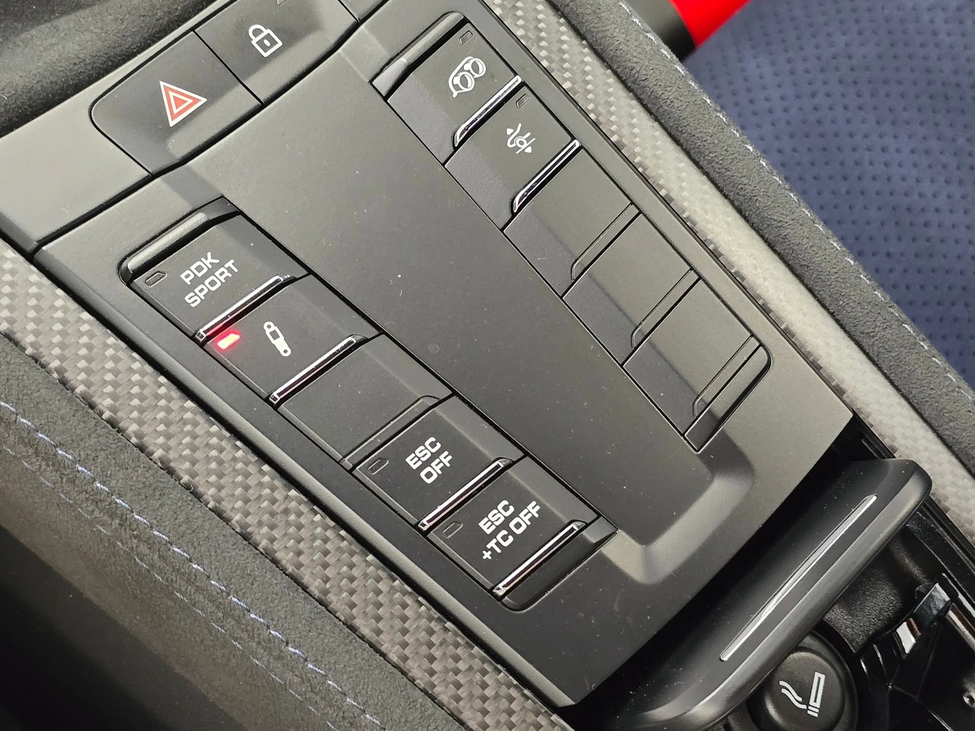 mph034_3296168851_70761f67e9fb22e0fbf5b4d211cd4d4ax_00247f3daa