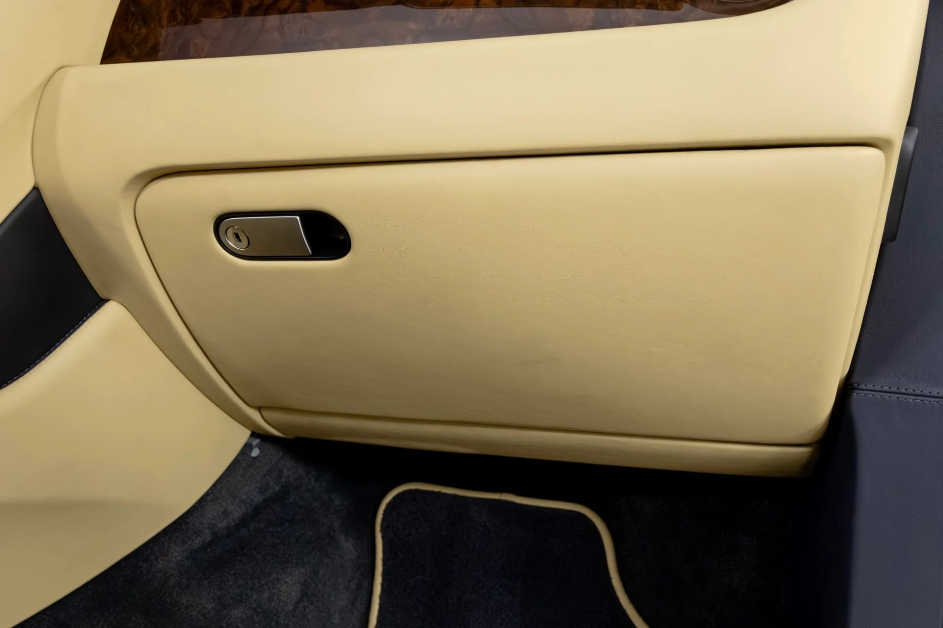 mph034_3300161998_Used_2014_Bentley_Continental_GT_V8_1766612367_c4bf30fa2b