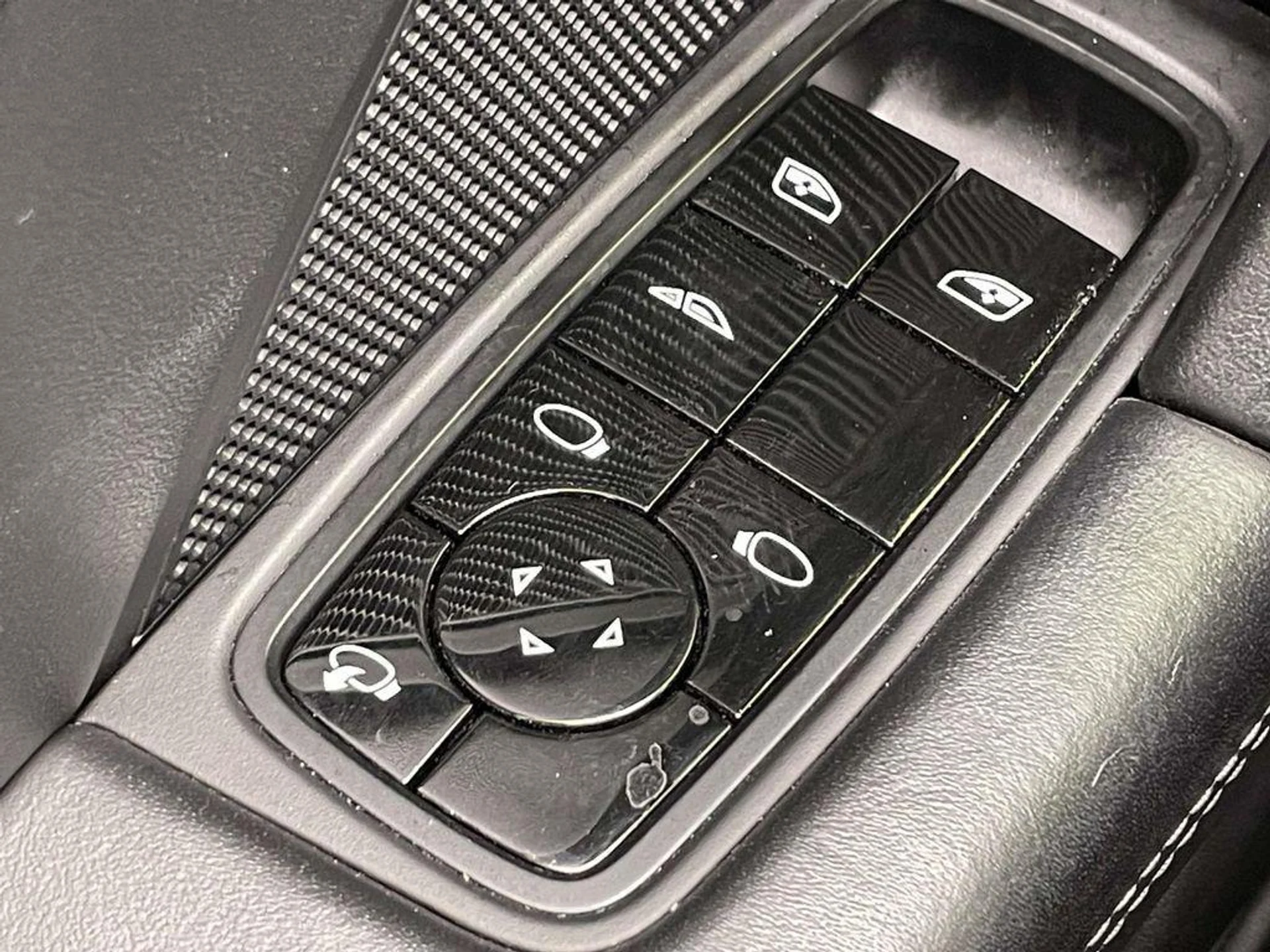 mph034_3305415466_qt_Q_Pb_Hhbjc_Q_Bj3_H89ov_I_Cb_R6lnk_825187b977