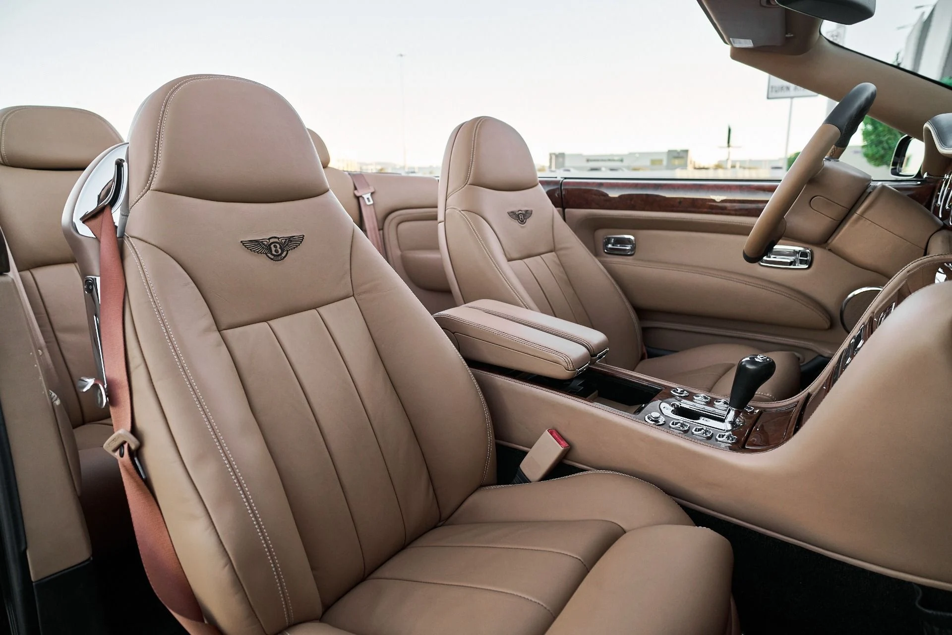 mph034_331376875_Used_2009_Bentley_Azure_Base_1765906175_24cbee3d2d