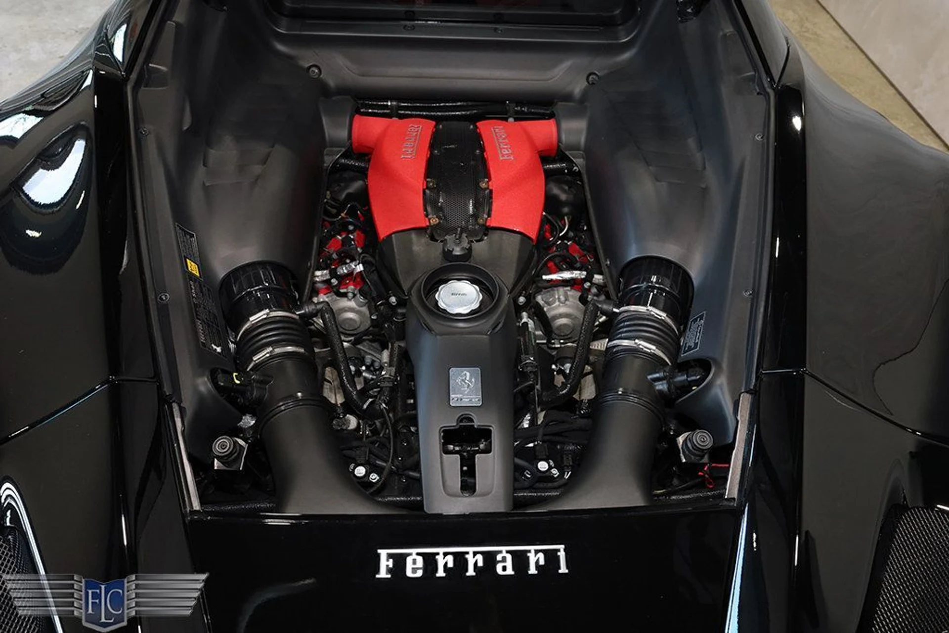 mph034_3316979881_used_2020_ferrari_f8_tributo_coupe_9689_22960423_35_1024_bfd50aaa92