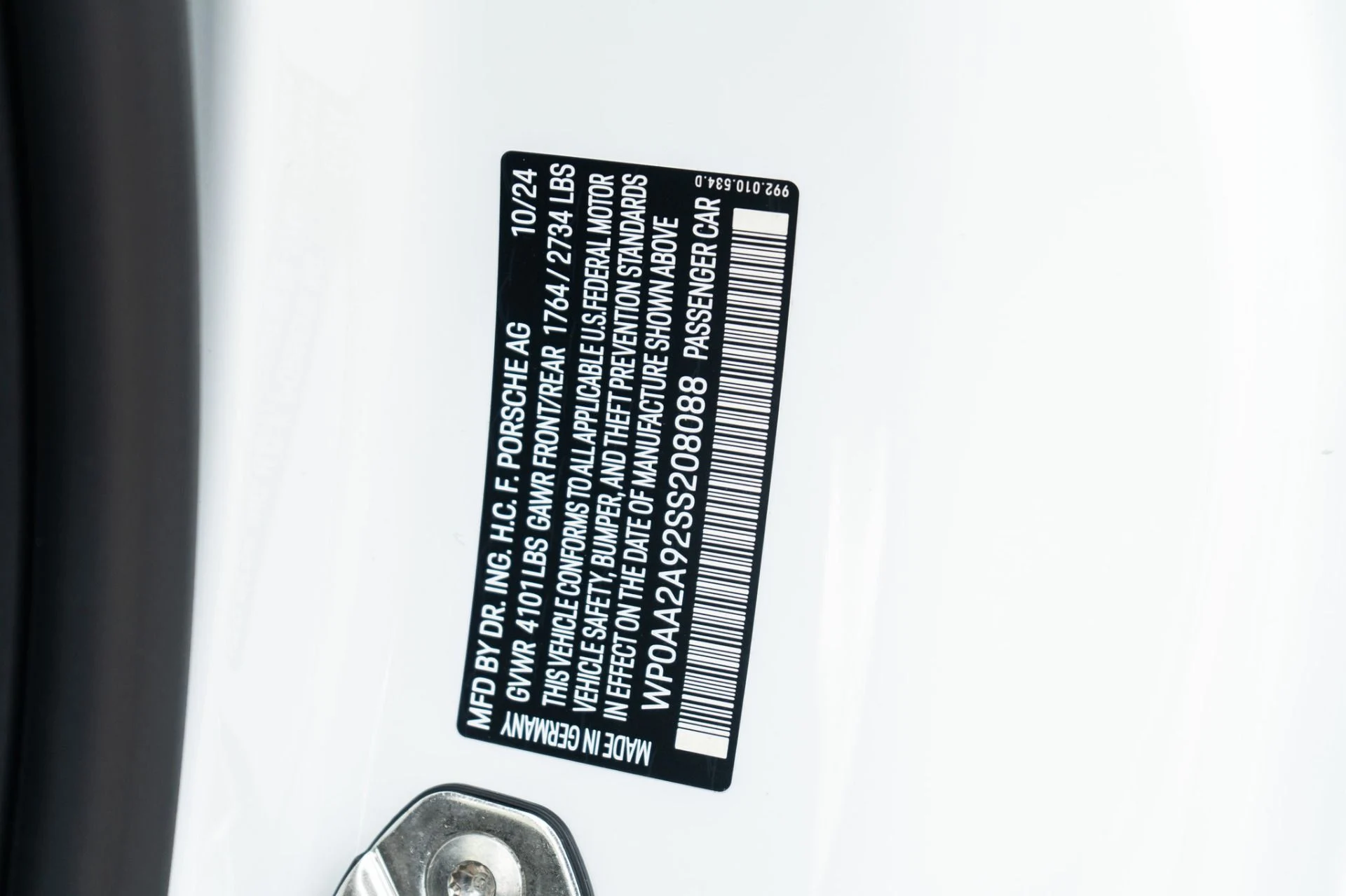 mph034_3330437164_Used_2025_Porsche_911_Carrera_1768944020_188a535f59