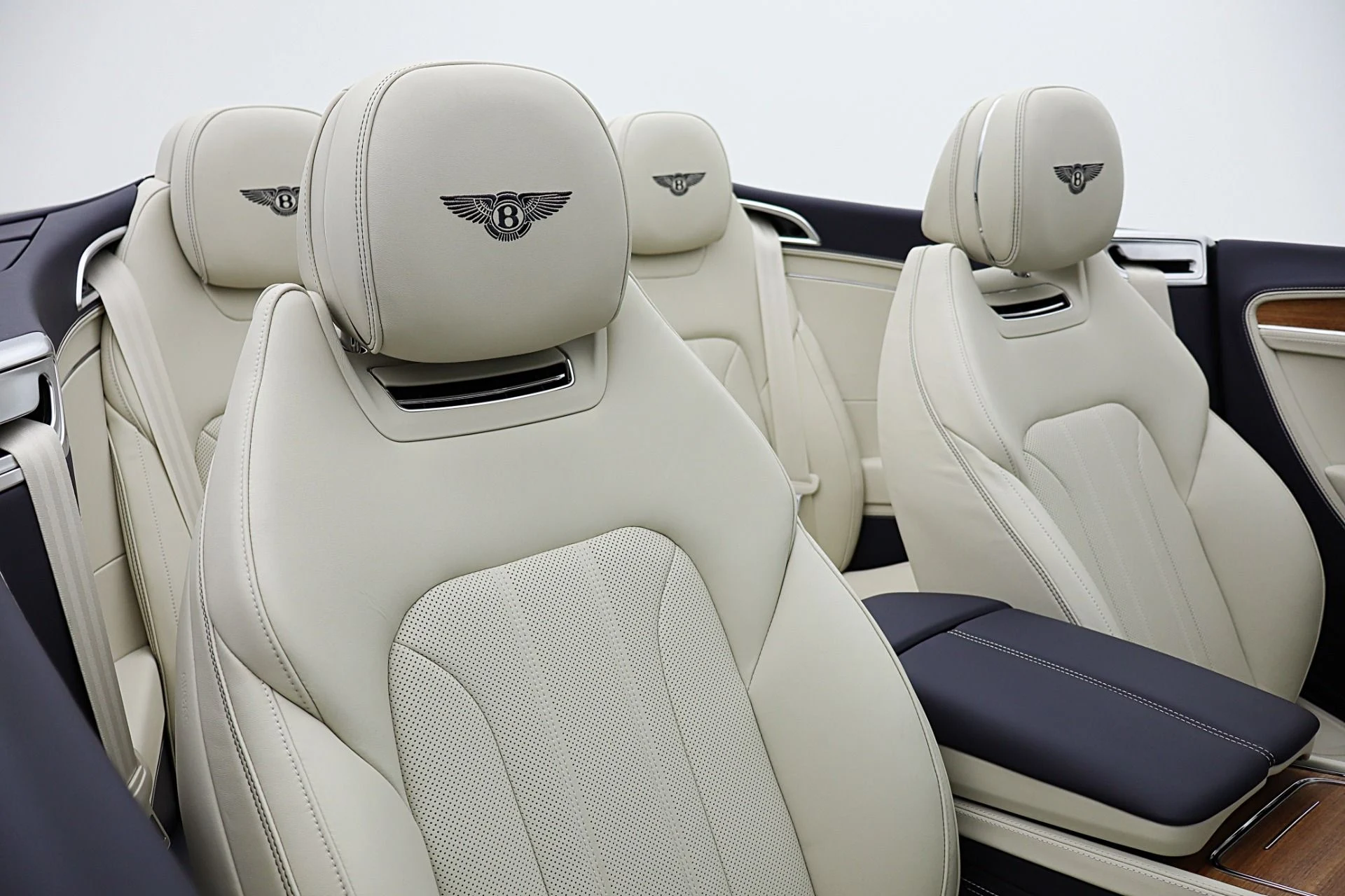 mph034_3346382610_New_2026_Bentley_Continental_GTC_c79aefd7e0