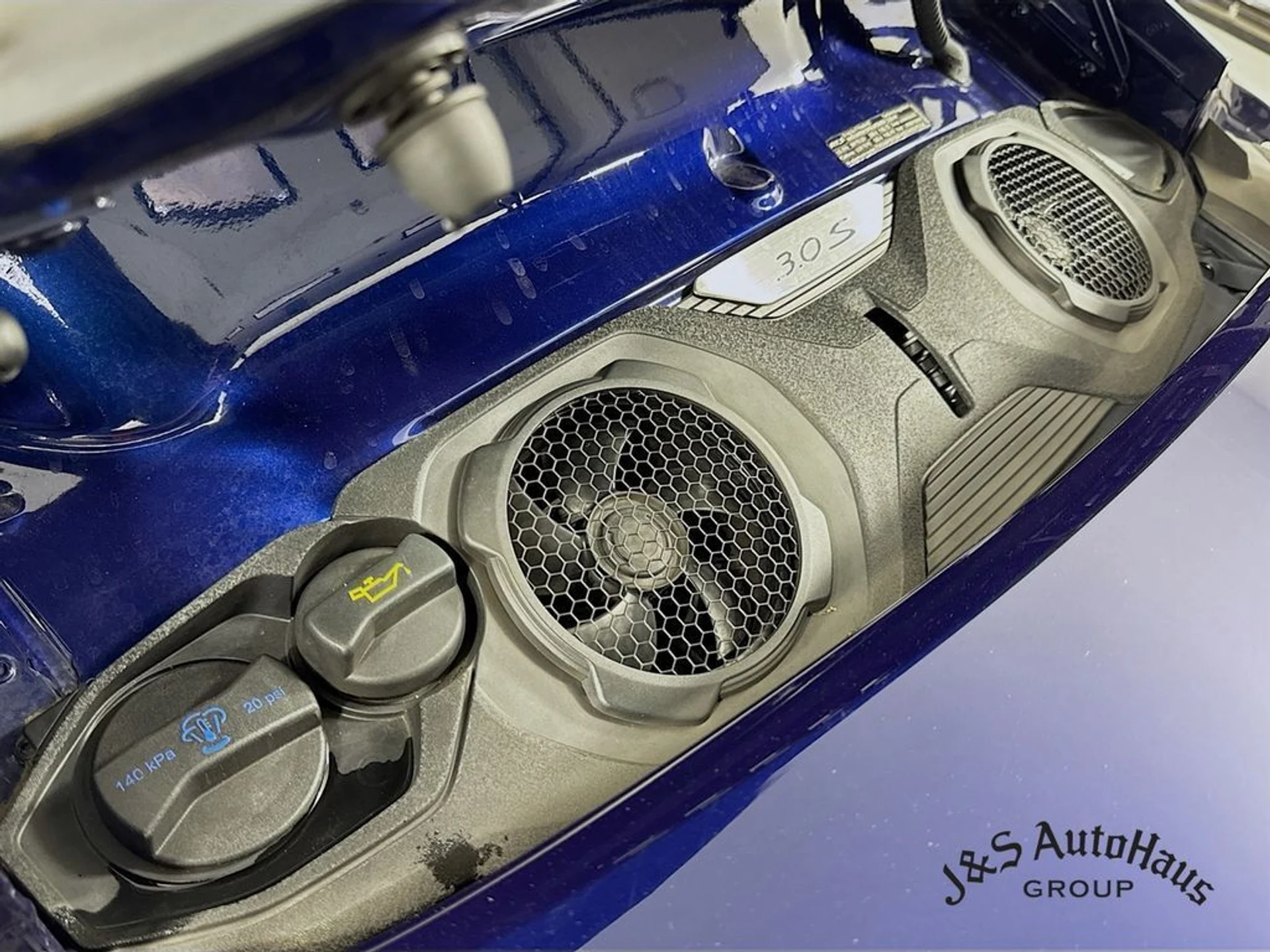 mph034_3347993476_ap8dozpdf1ljz8zmh7ptd5allviz_66351292de