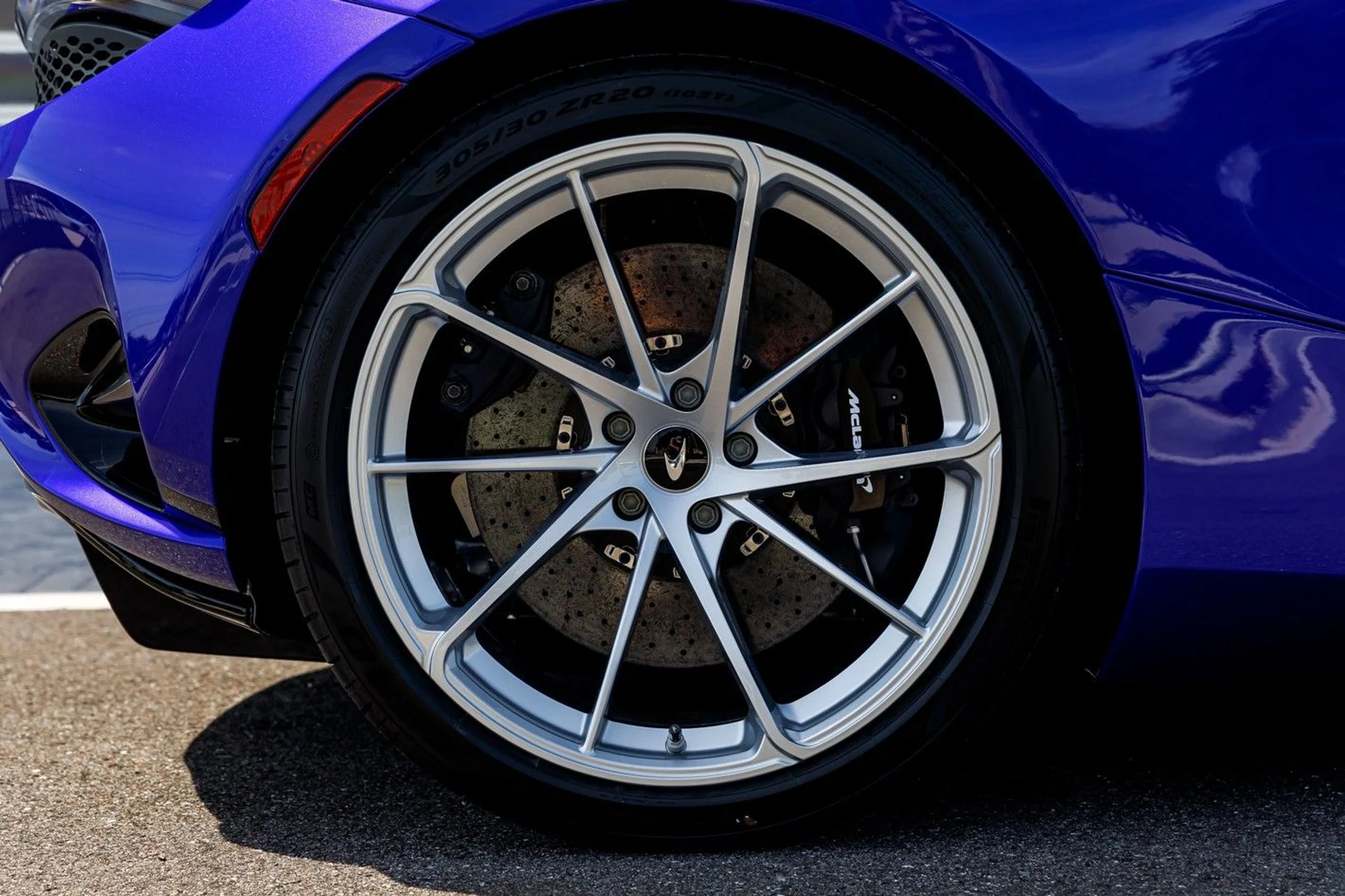 mph034_3354853285_590_p35_l_2838aca4d9