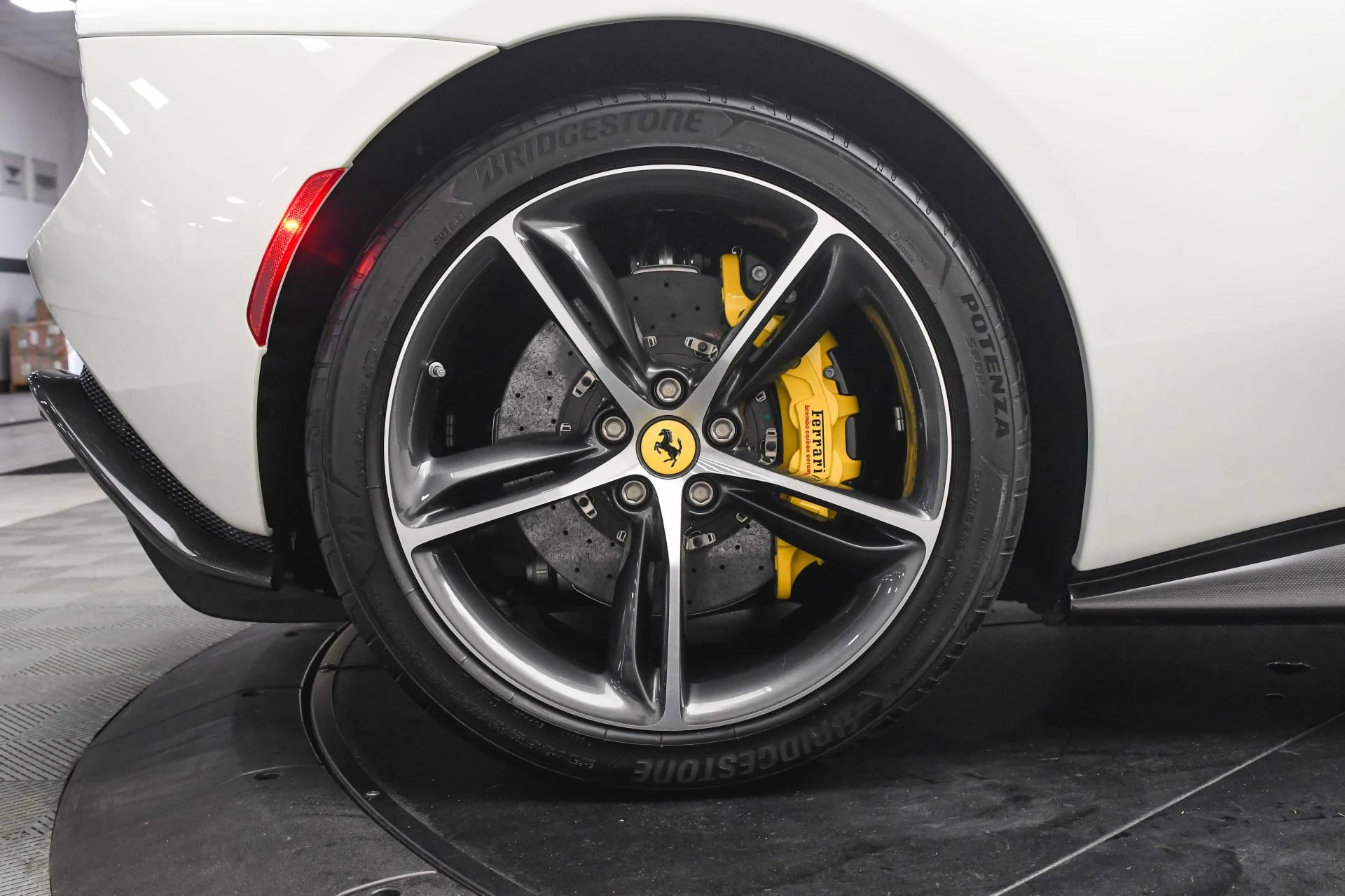mph034_33666165_Used_2023_Ferrari_296_GTS_1753430625_6af3fe3712
