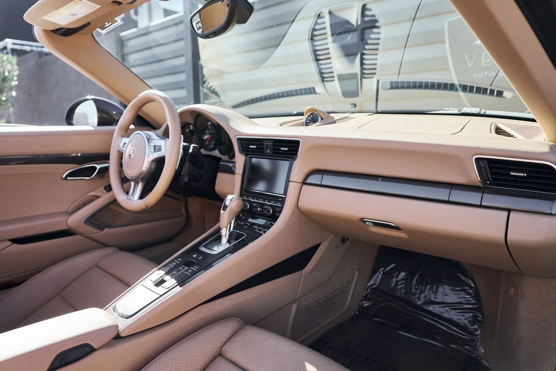 mph034_3369566872_Used_2015_Porsche_911_Carrera_S_1768869379_4246301959