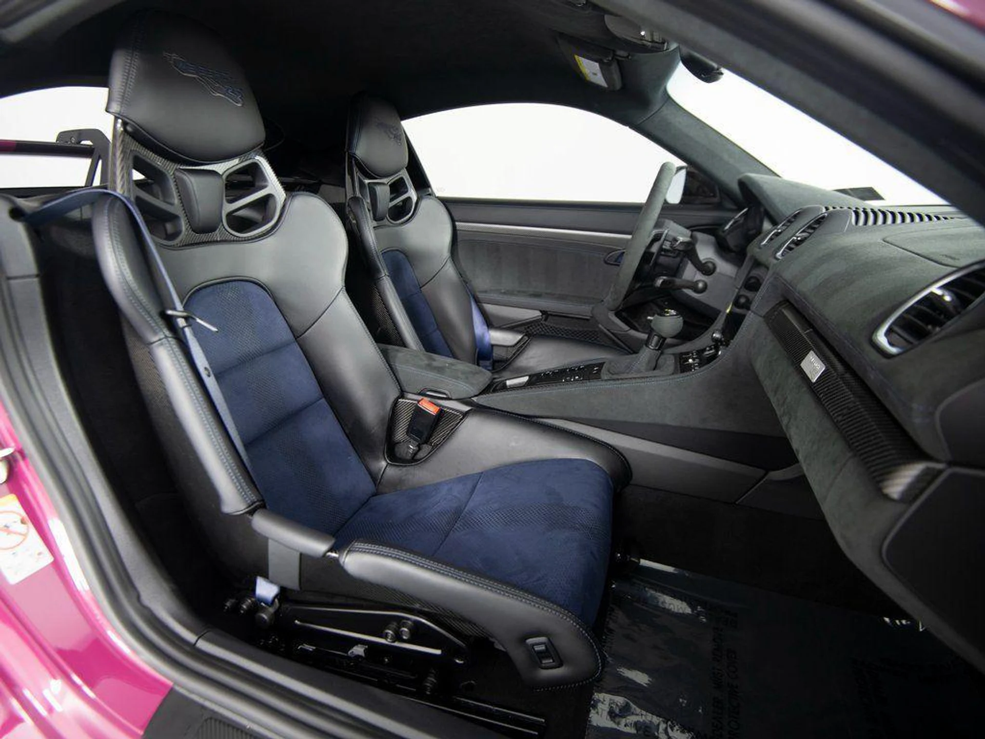 mph034_3370130209_yq9_Of_Mh8_Nt7z_V9_C_Vd_P_Vii2_Ai_Pug_a3c838b453