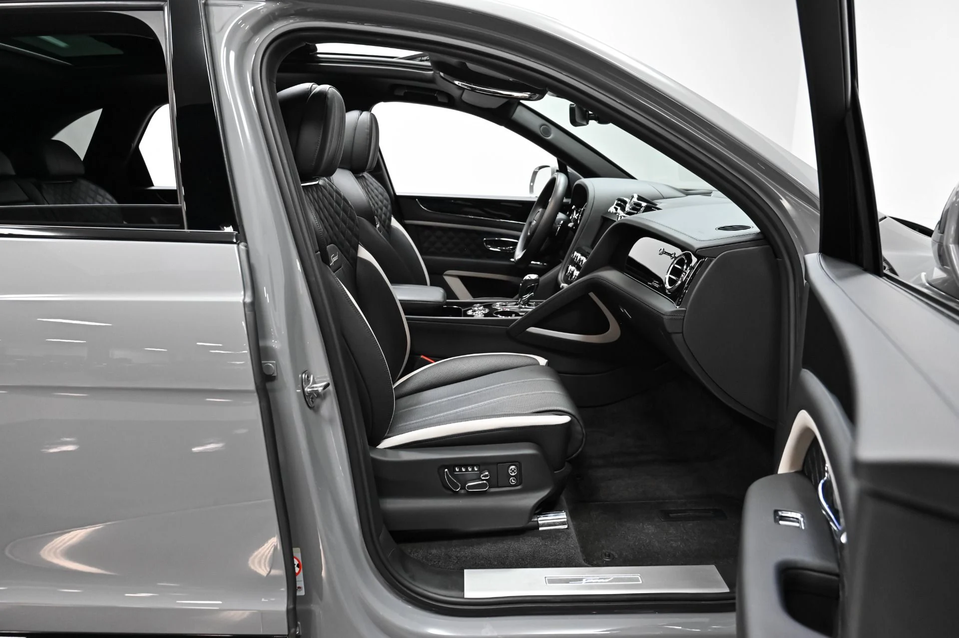 mph034_3372072390_Used_2022_Bentley_Bentayga_Speed_1754348243_049a38feaf