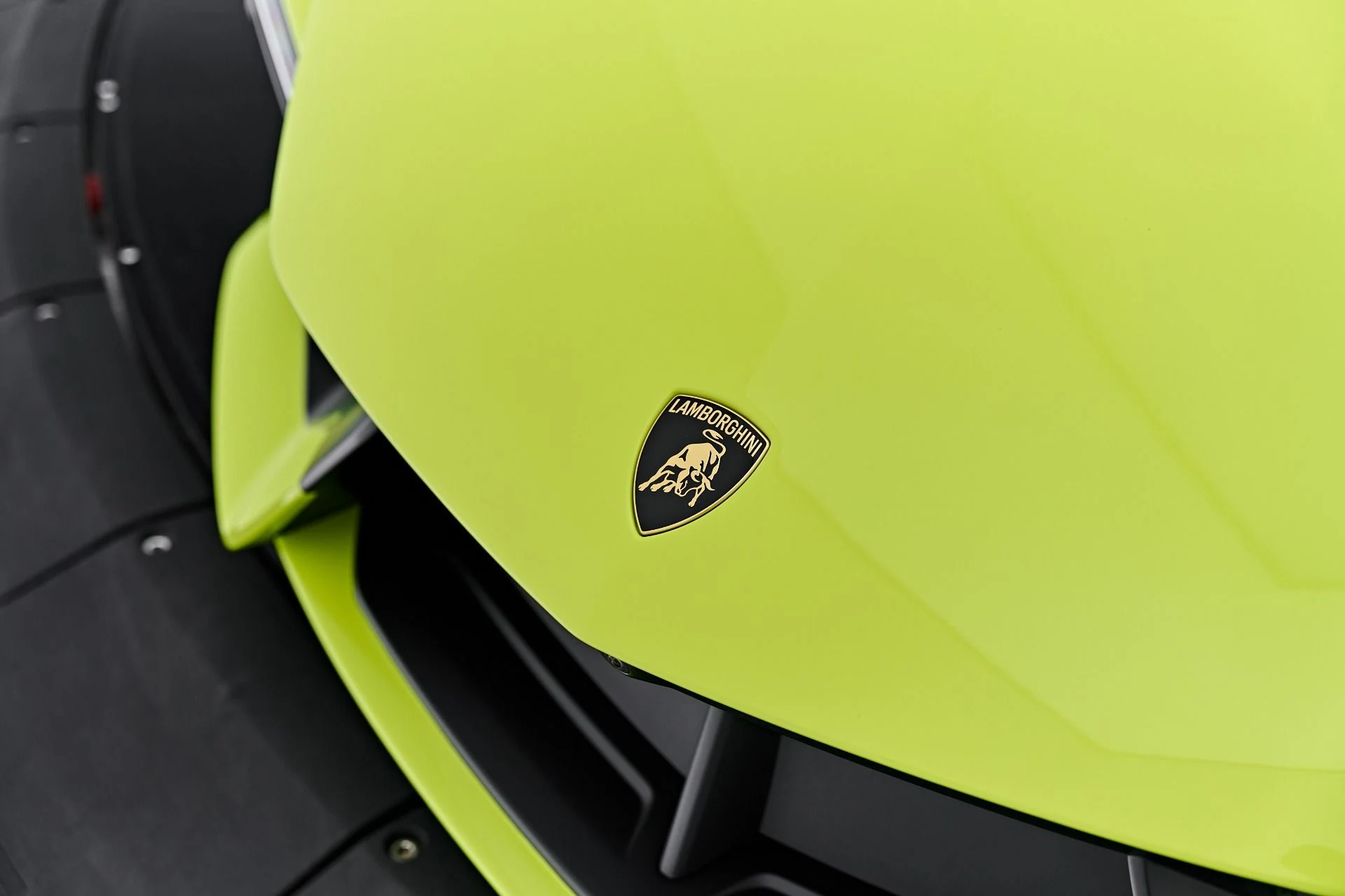 mph034_3372142549_Used_2026_Lamborghini_Revuelto_Base_1788485656_dbae60b799
