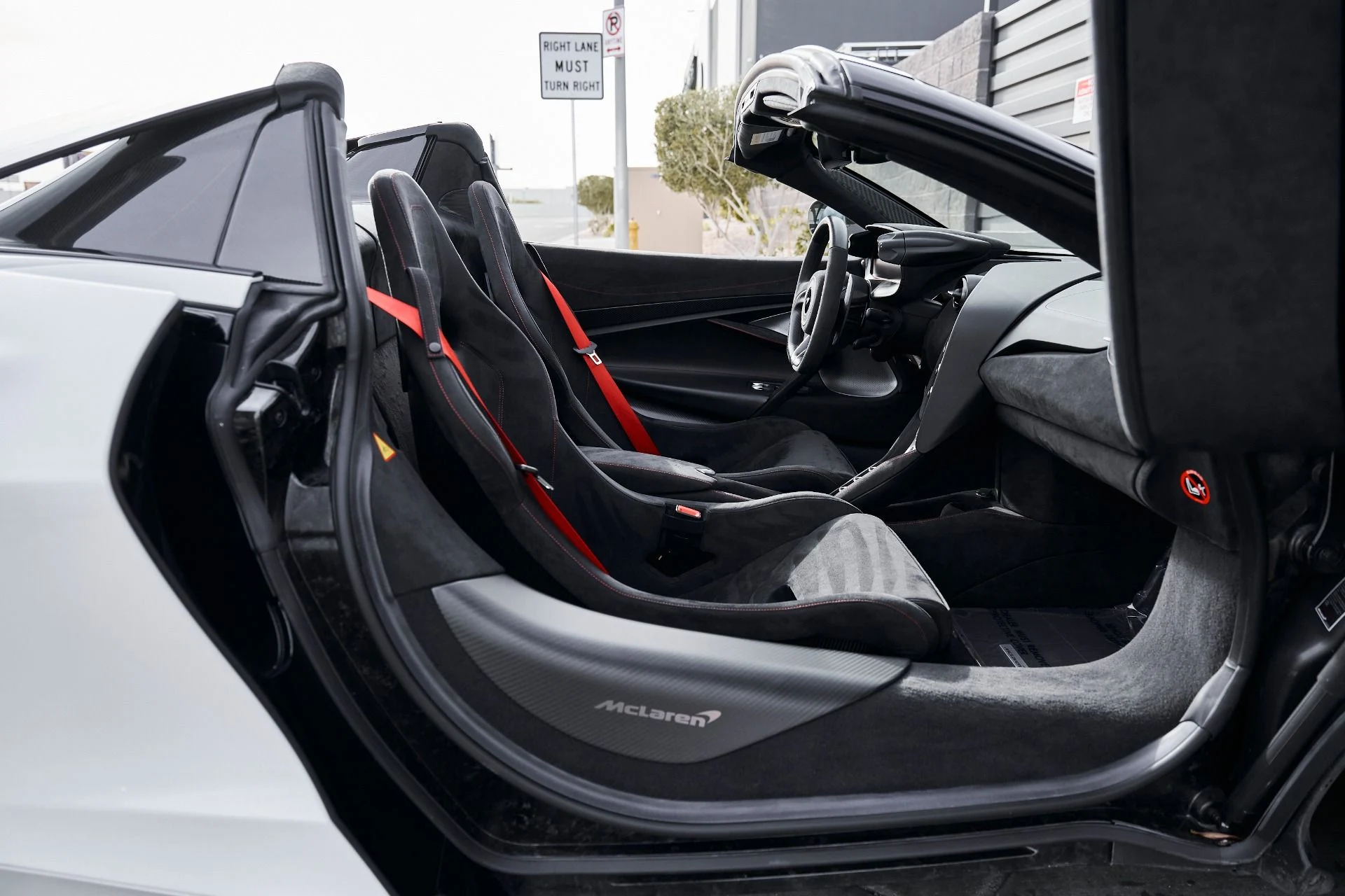 mph034_338107733_Used_2024_Mc_Laren_750_S_1769048314_2900a7e66f