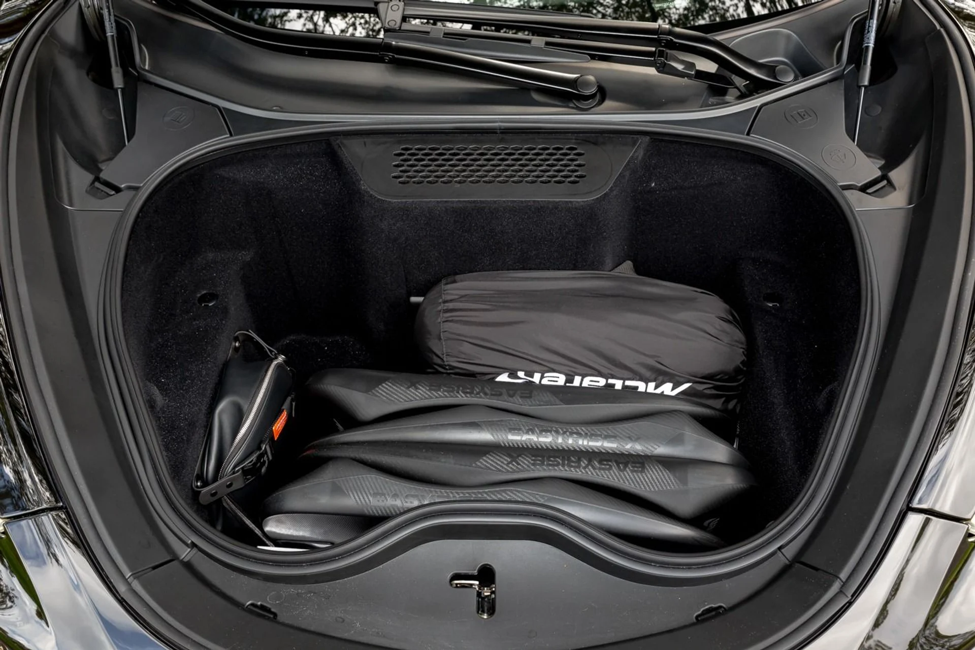 mph034_3390657006_452_p35_l_17b6cd45e8