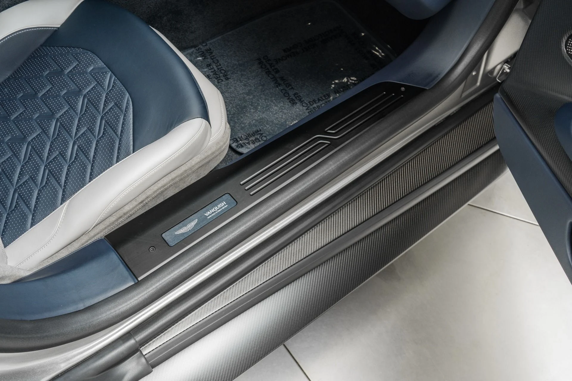 mph034_3391338685_Used_2025_Aston_Martin_Vanquish_552_K_MSRP_Titanium_Exhaust_Interior_Carbon_Pack_1772219889_1d3831f721