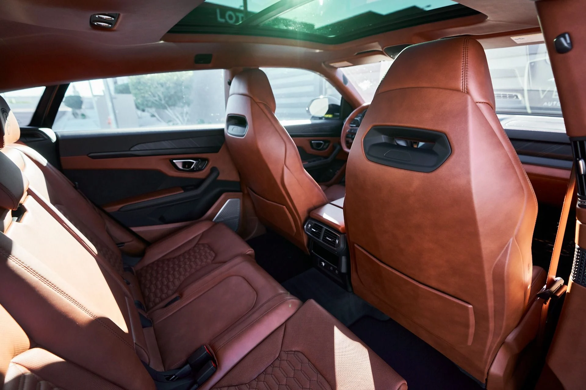 mph034_3392239348_Used_2022_Lamborghini_Urus_1764710465_984252de30