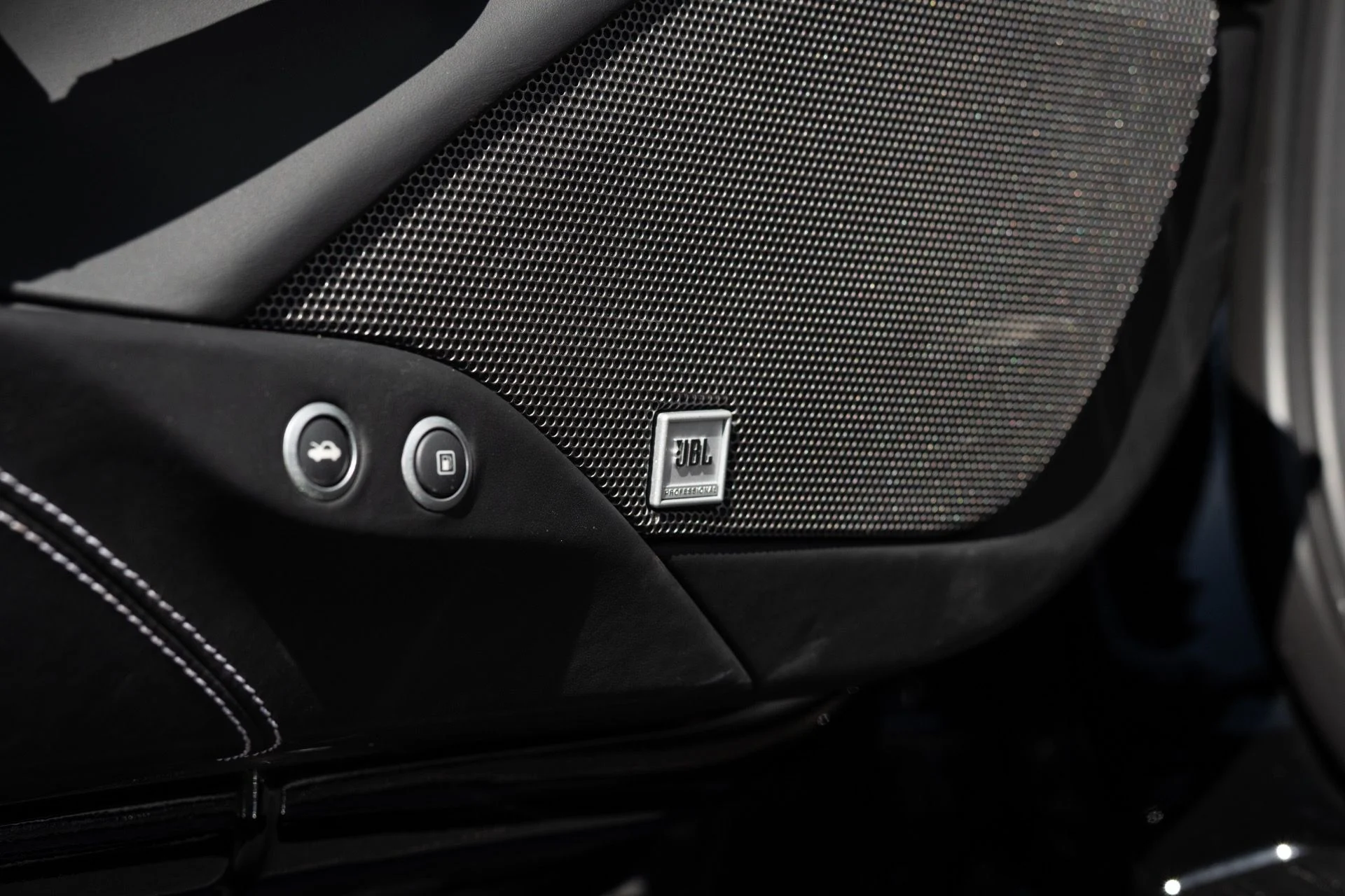 mph034_3407445858_Used_2017_Ferrari_488_Spider_1771888975_ad5caca33f