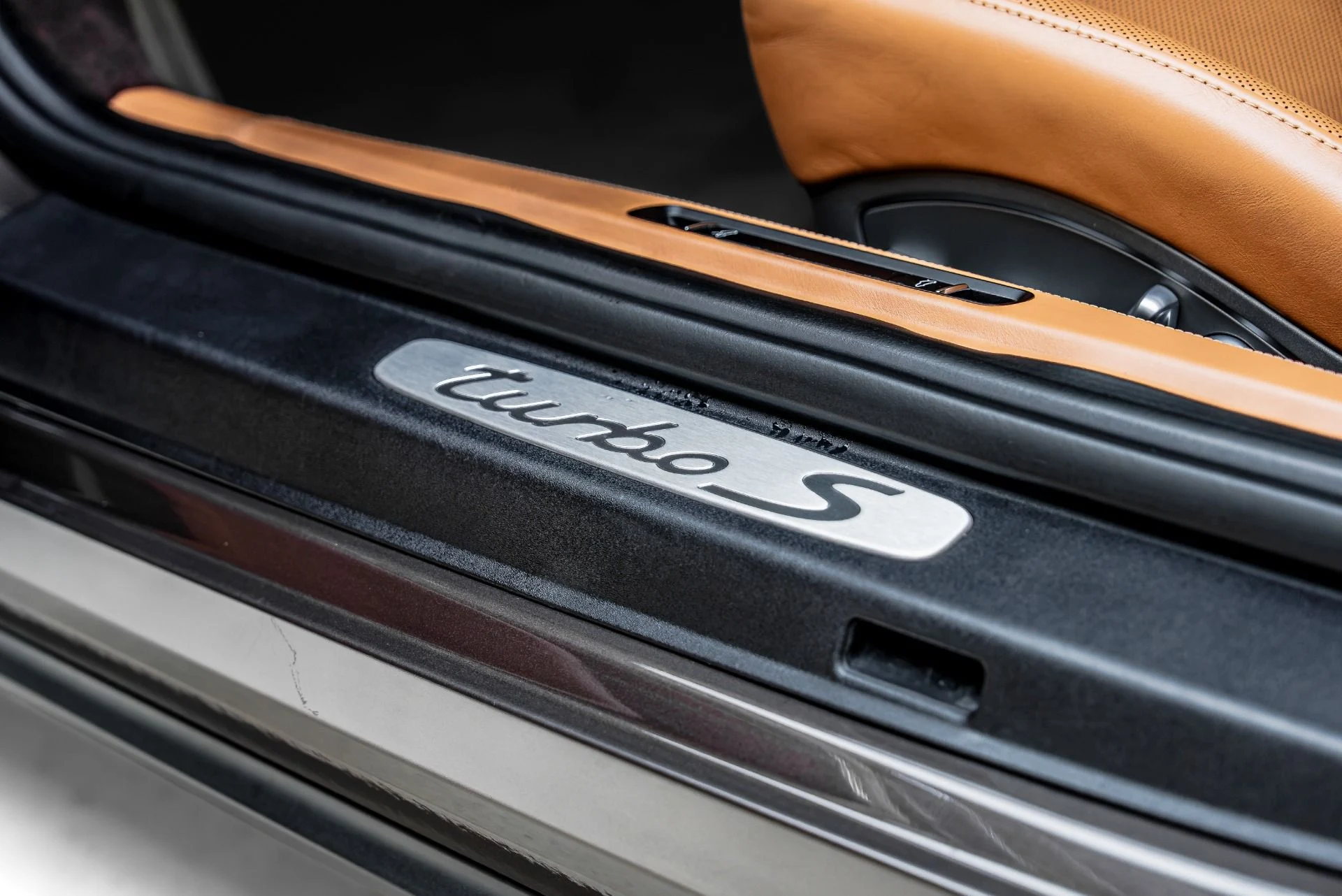 mph034_3416079770_Used_2015_Porsche_911_Turbo_S_1783626511_8dff11d242