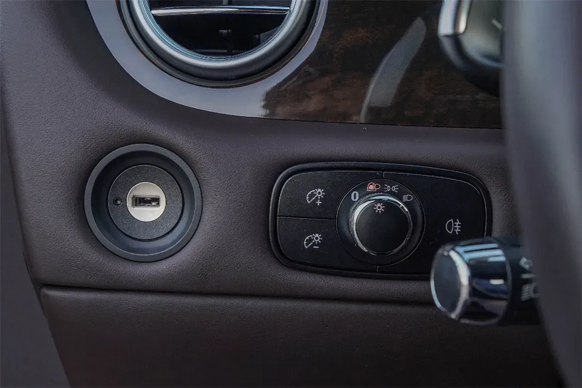 mph034_3422567237_e3829e3e07254d3d8793033b8b2ed630_ff57c86de7