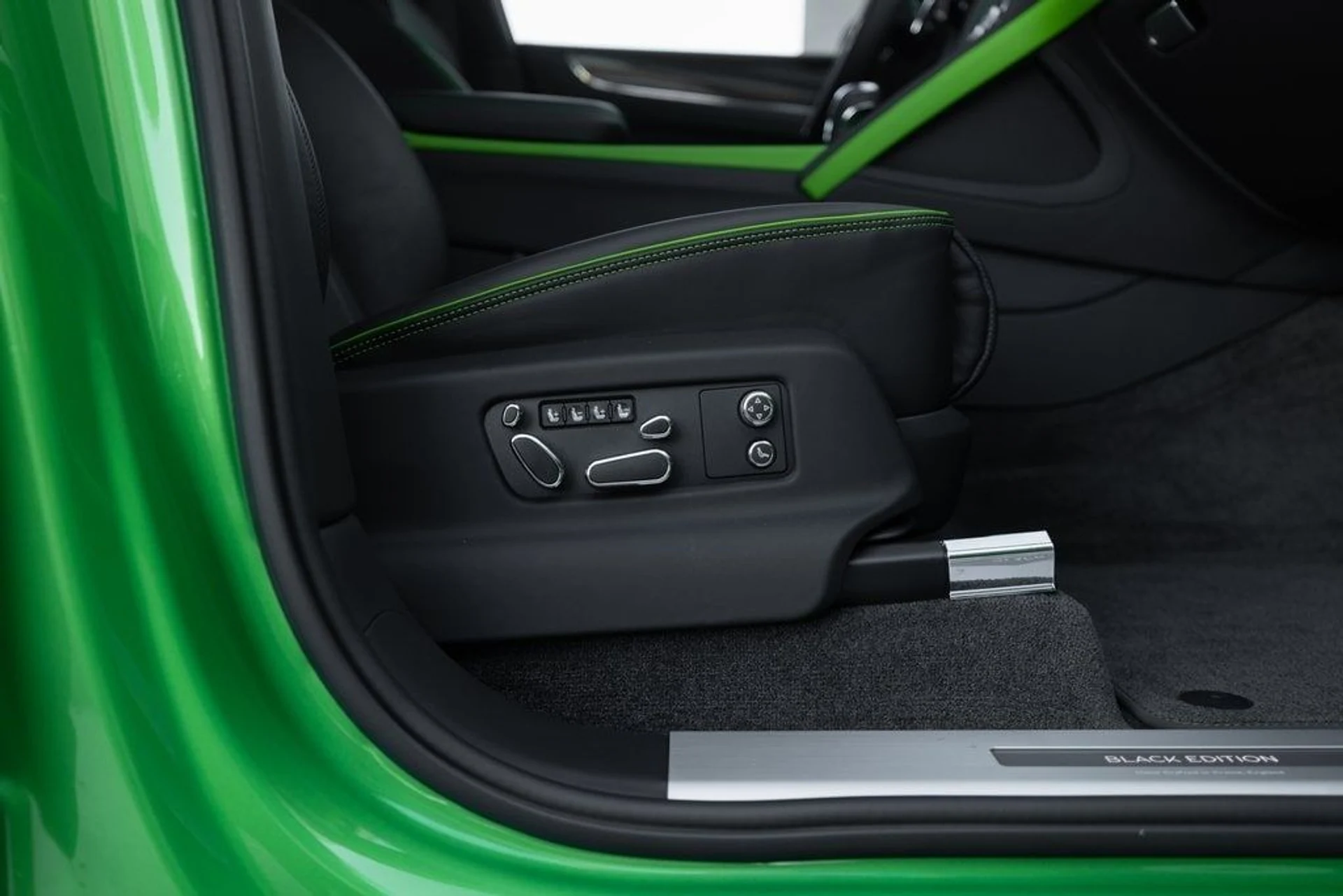 mph034_3434233595_39f4b7b7bbd6ac66e2d9134231d94281x_0baadc572e