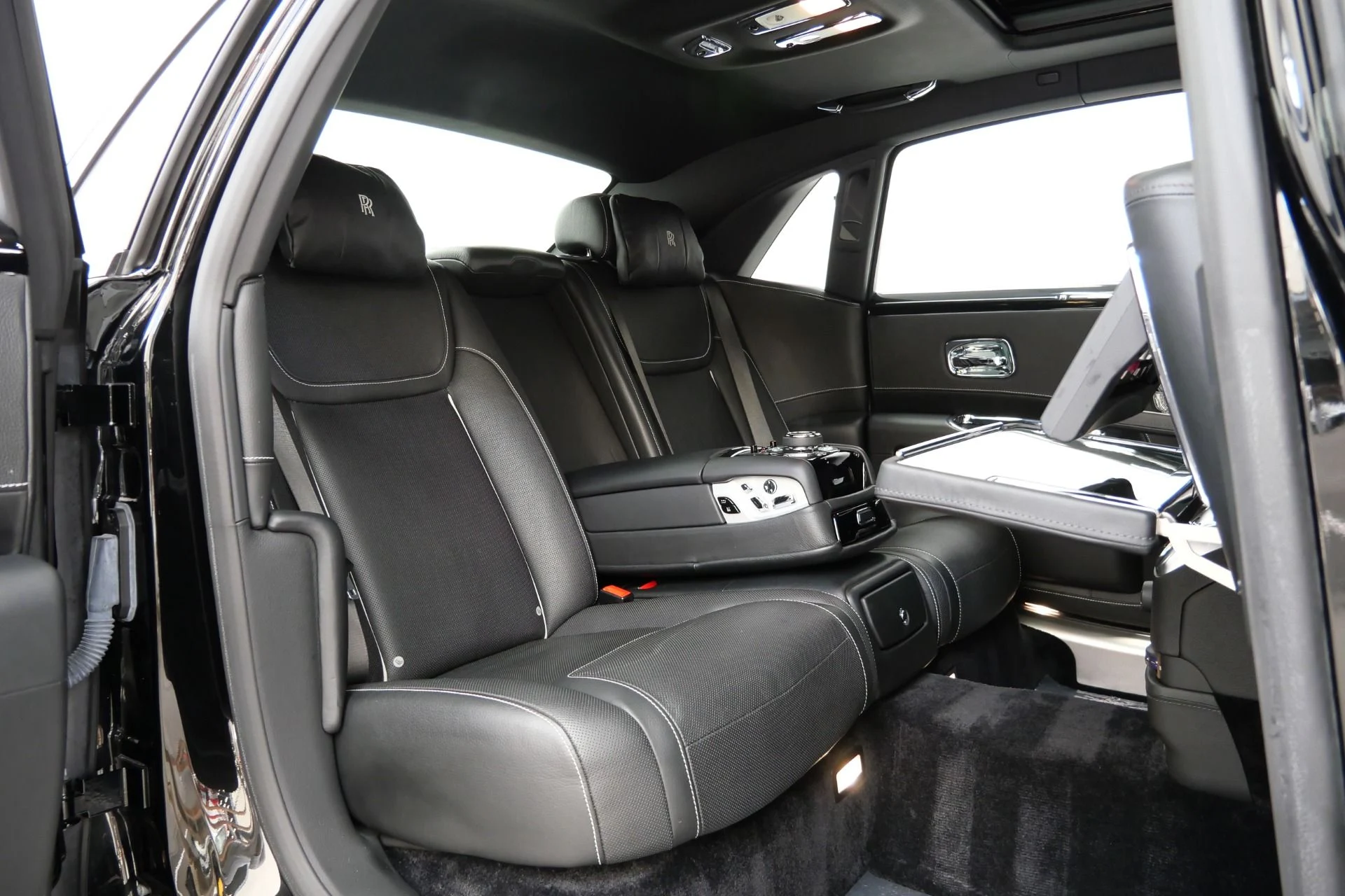 mph034_3436412603_Used_2019_Rolls_Royce_Ghost_EWB_Long_Wheelbase_Model_430_K_MSRP_Low_Miles_1788191510_92c013c5e8