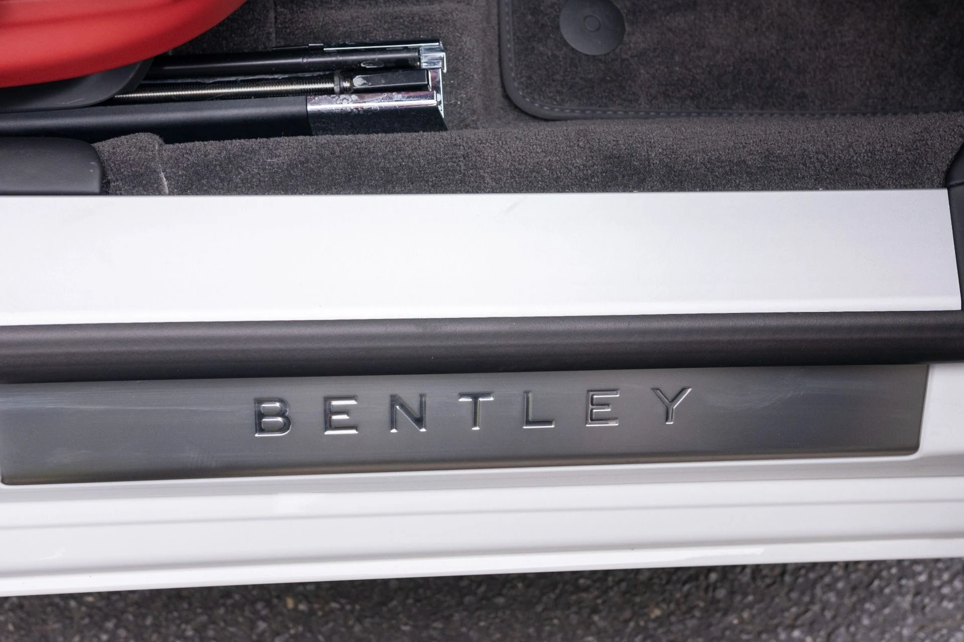 mph034_3442702213_Used_2024_Bentley_Flying_Spur_V8_1779398452_a64dad2357