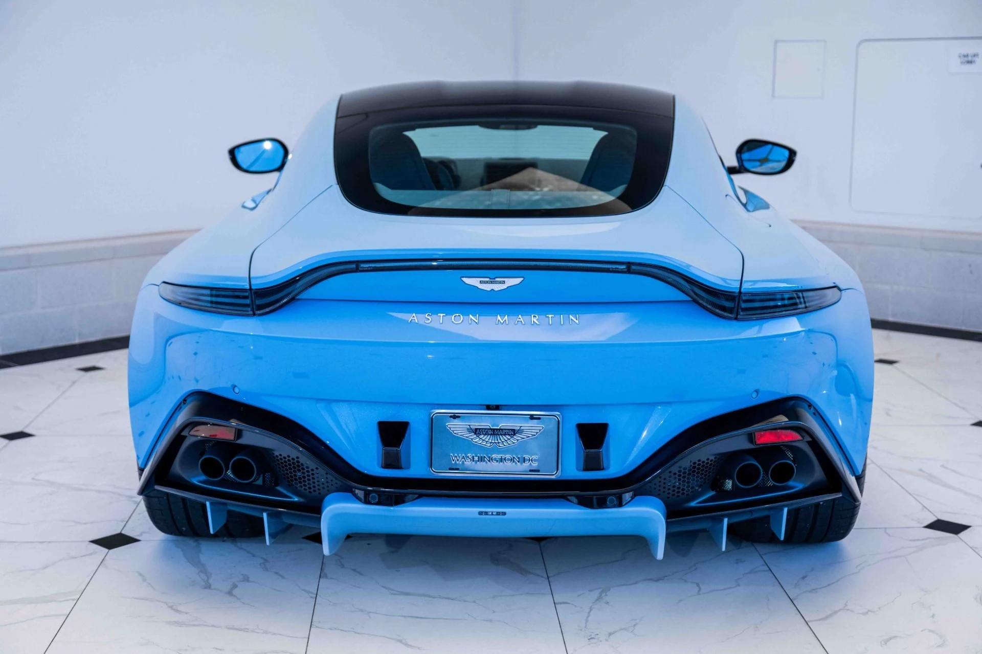 mph034_3447628139_Used_2023_Aston_Martin_Vantage_V8_Coupe_1699283559_920217afab