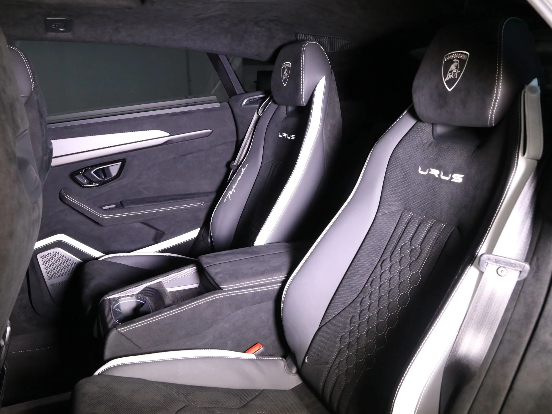 mph034_3474859391_Used_2023_Lamborghini_Urus_Performante_1732871957_053d052561