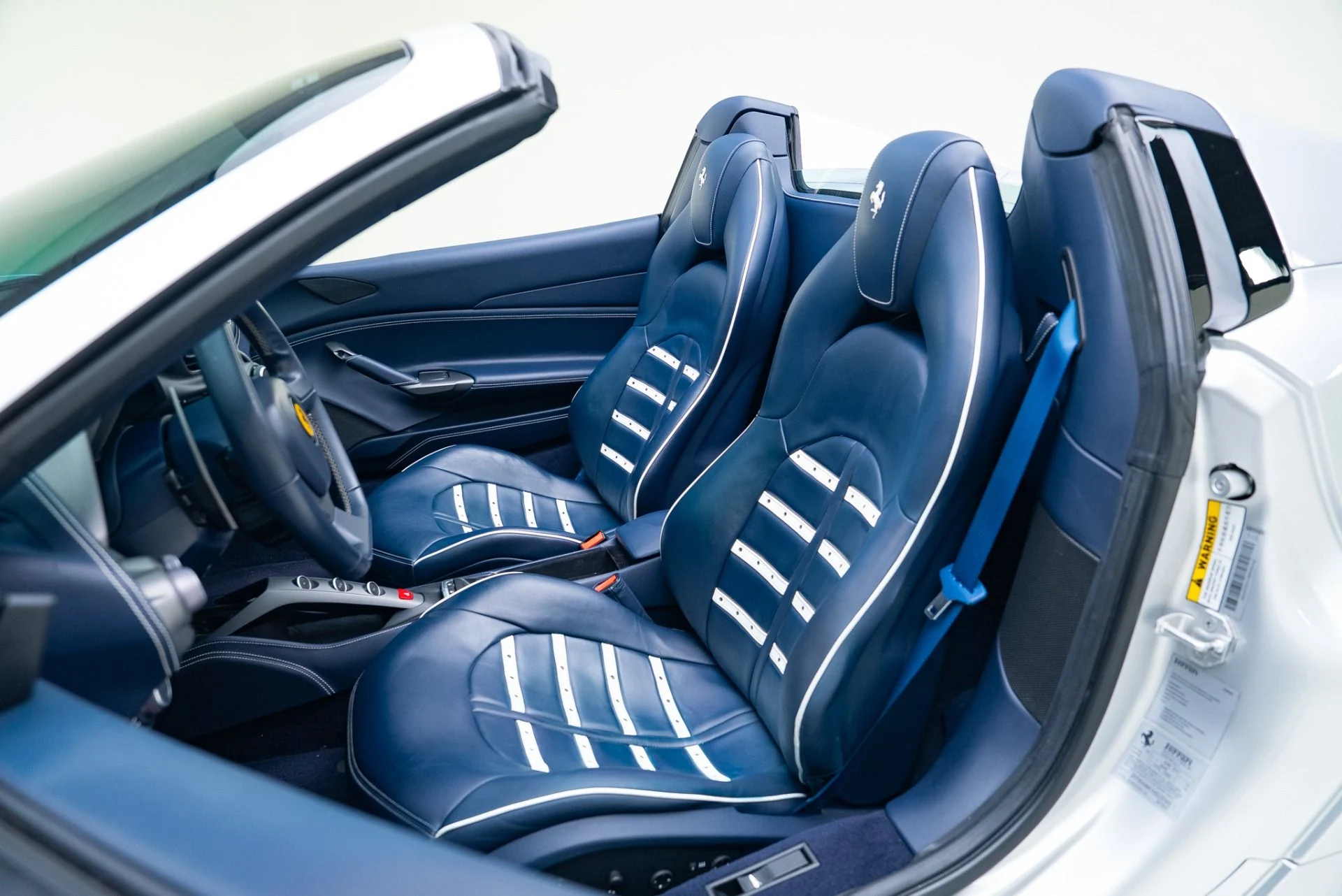 mph034_3497468310_Used_2017_Ferrari_488_Spider_1762375338_df1421ee5d