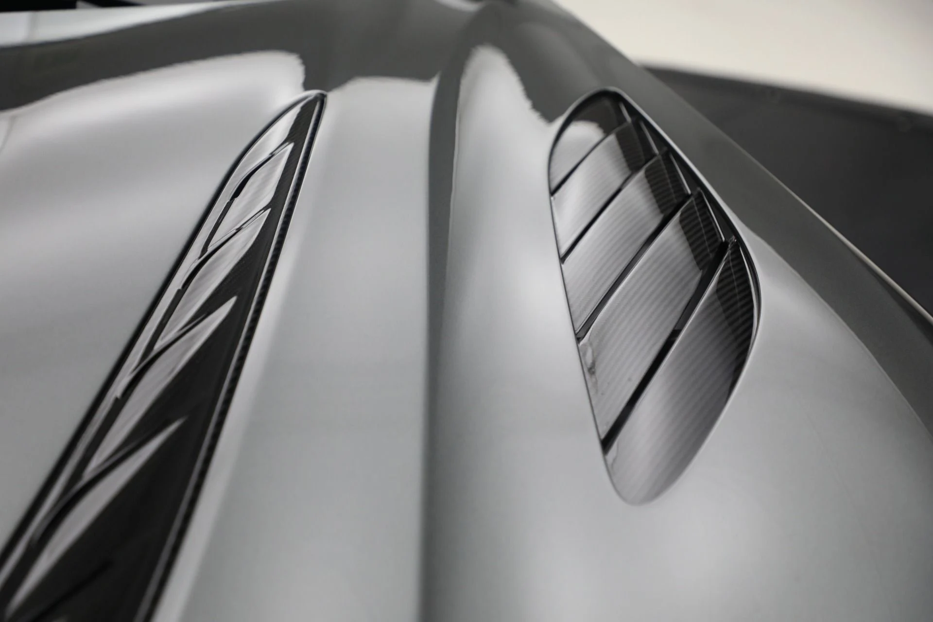 mph034_3504816215_Used_2023_Aston_Martin_DBS_770_Ultimate_fd391bd7d7