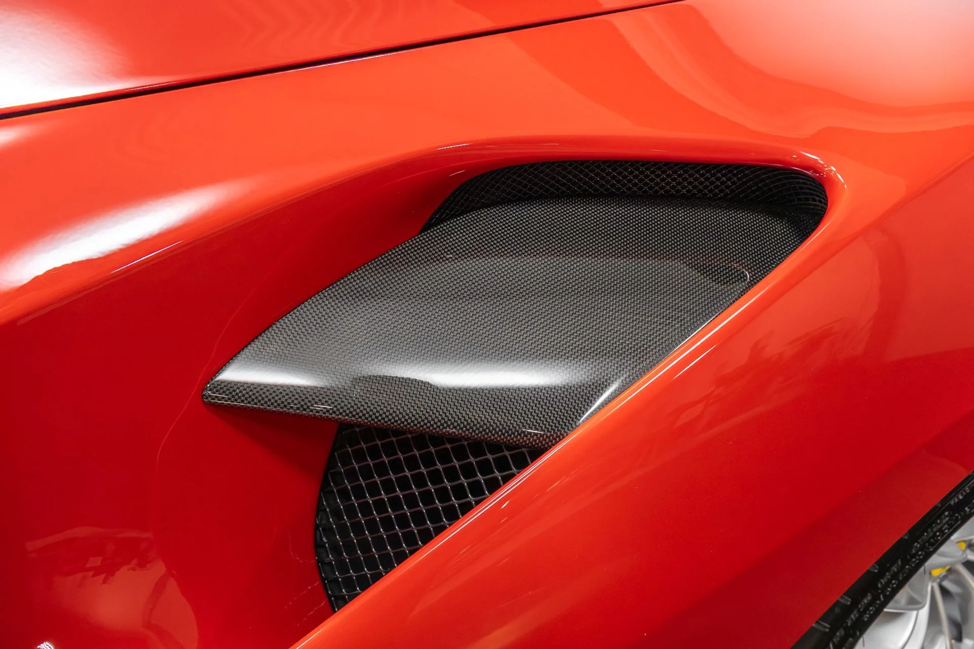 mph034_3535131694_Used_2016_Ferrari_488_Spider_Base_1761761297_1dd54af21e