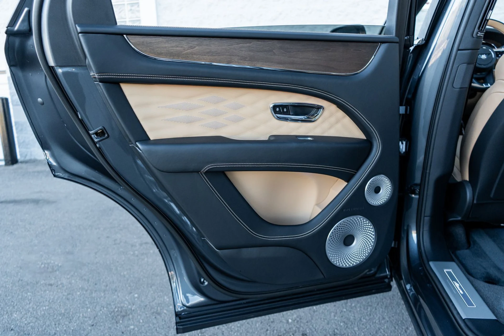 mph034_356796998_c64df242_24ea_4785_a314_986092fbcde1_aaf4633ef3