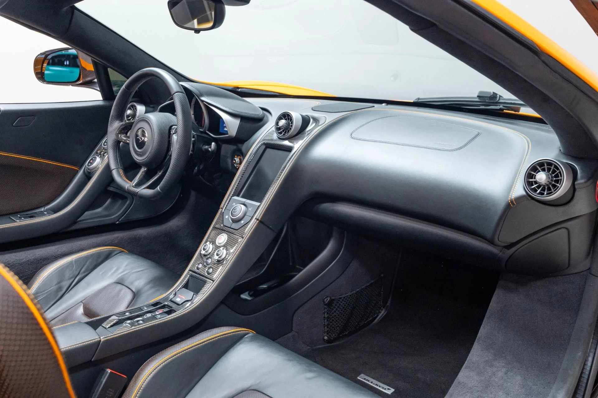 mph034_3570366042_Used_2015_Mc_Laren_650_S_Spider_1784647983_5948252b01