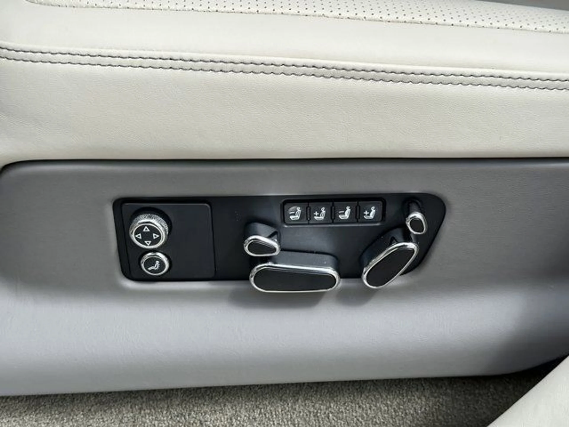 mph034_35757882_c9505a21be0240a0b60bdeade449dc5b_a69a8ad1e5