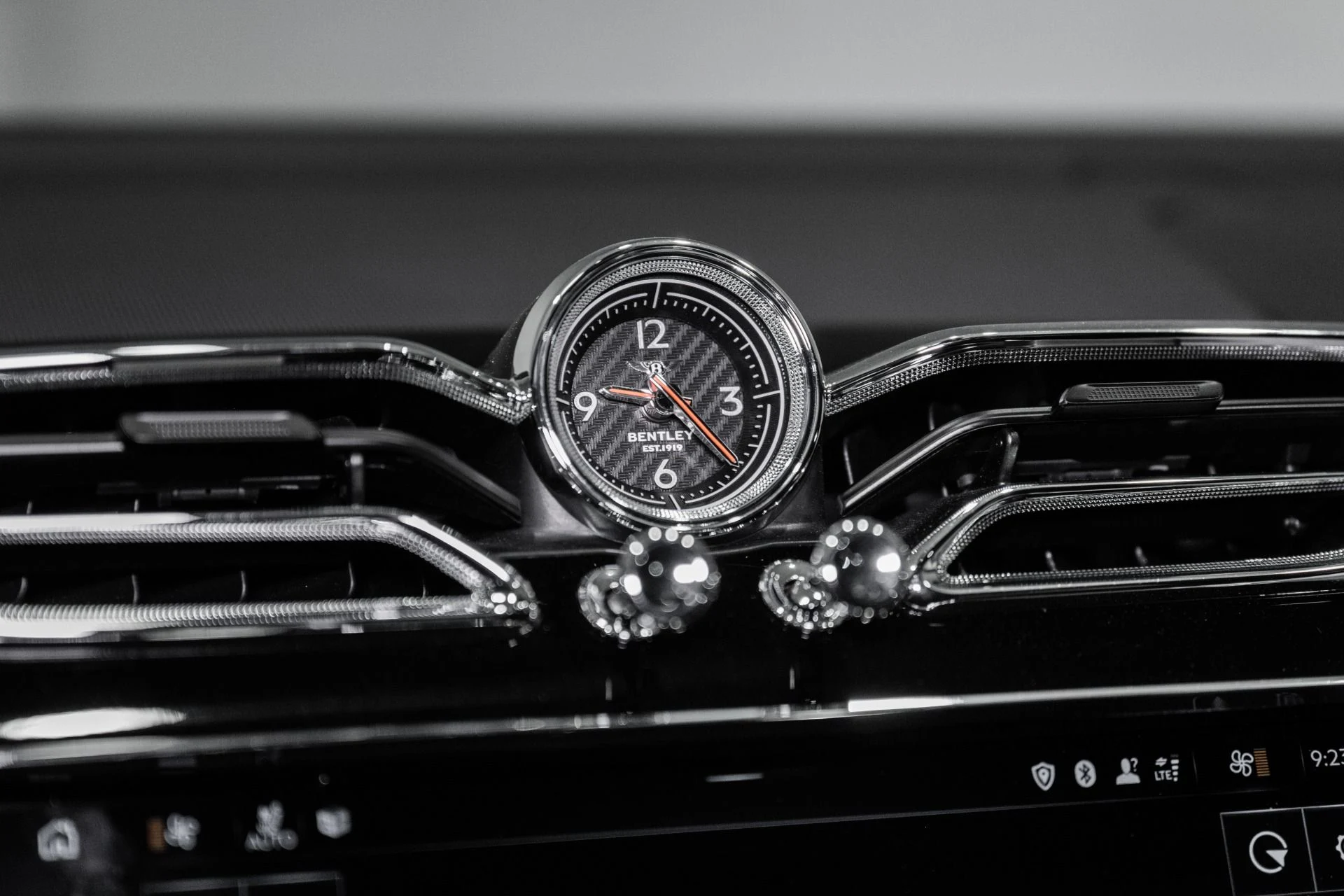 mph034_3575931683_Used_2022_Bentley_Bentayga_S_1782792114_2cdb590277