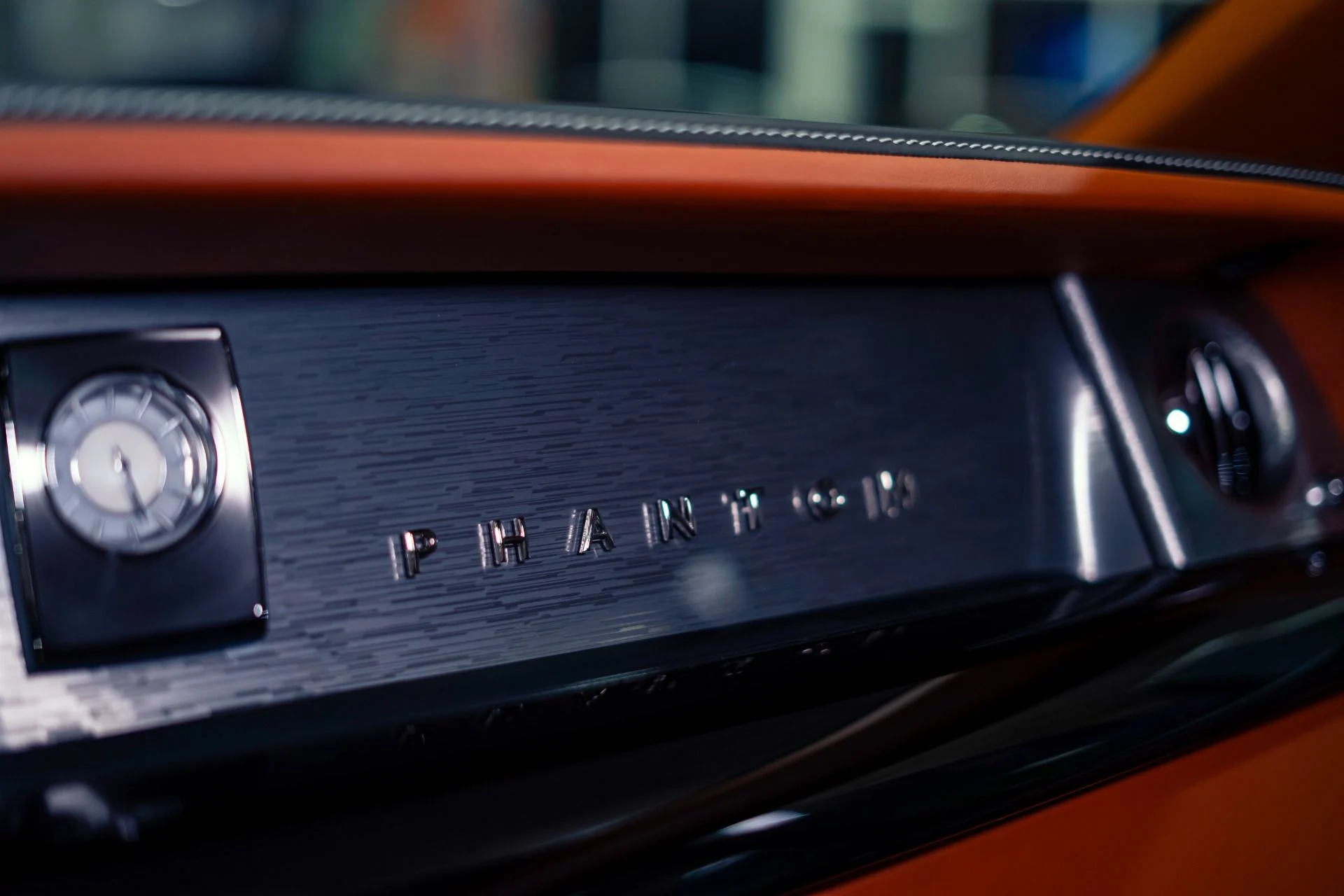 mph034_3581523011_Used_2018_Rolls_Royce_Phantom_Mansory_Edition_1780351777_9b0f8a9d8d