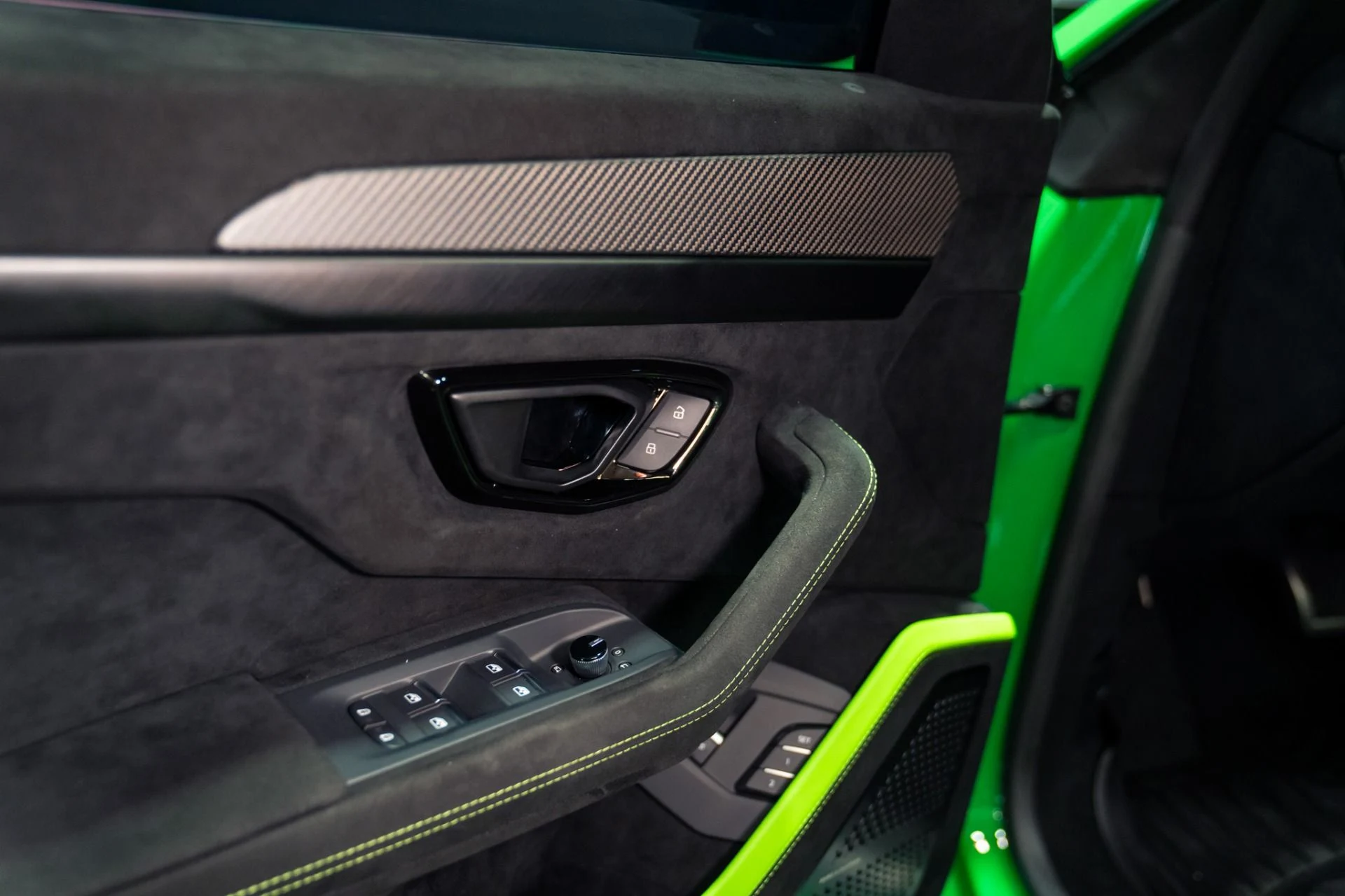 mph034_3585187109_Used_2023_Lamborghini_Urus_Performante_Full_Carbon_Pack_Stealth_PPF_1785519907_b2c924a654