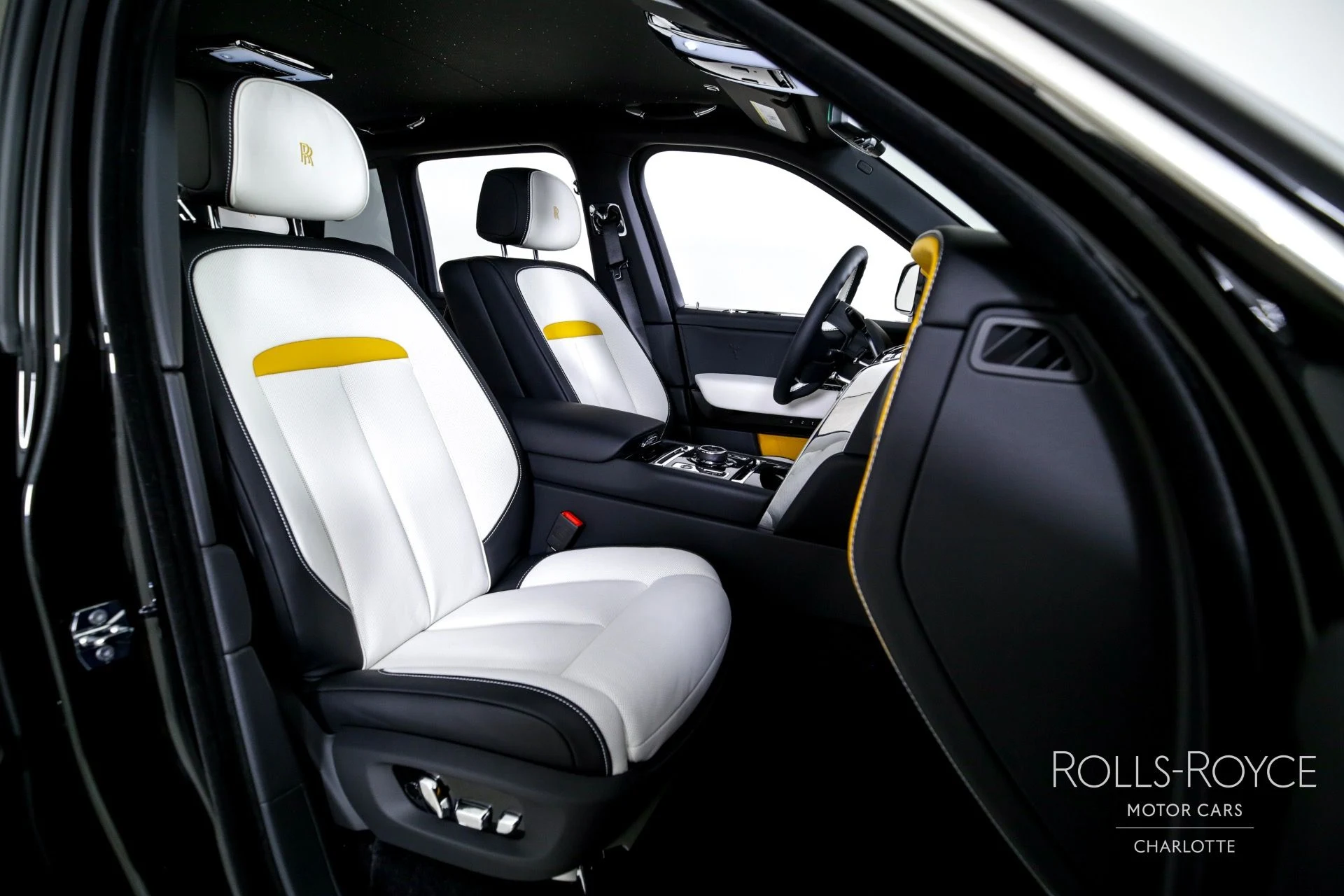 mph034_3593715825_Used_2025_Rolls_Royce_Cullinan_1746196138_6685cb7eef