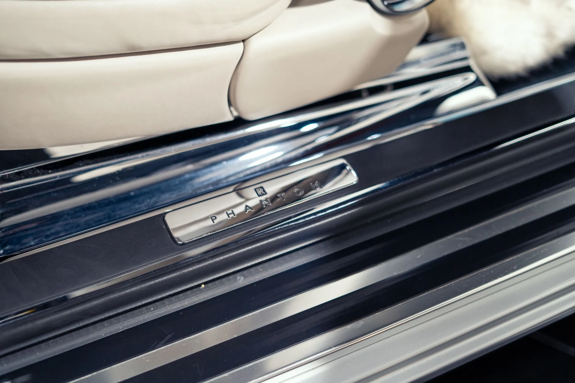 mph034_3600522148_Used_2014_Rolls_Royce_Phantom_Drophead_Coupe_1785564931_212e90738f