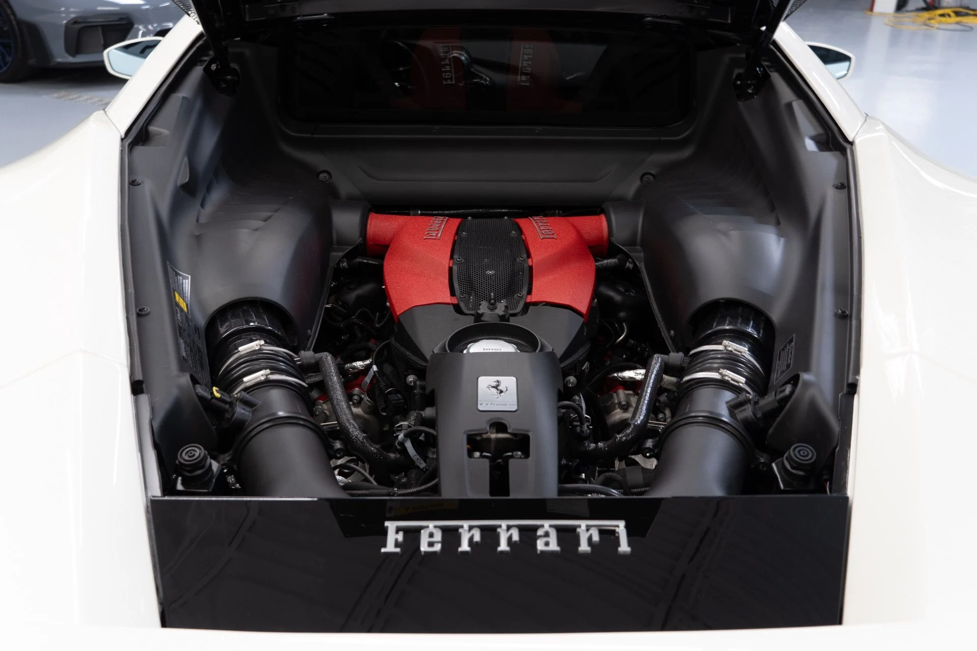 mph034_3610830606_Used_2022_Ferrari_F8_Tributo_1724100442_e64189e988