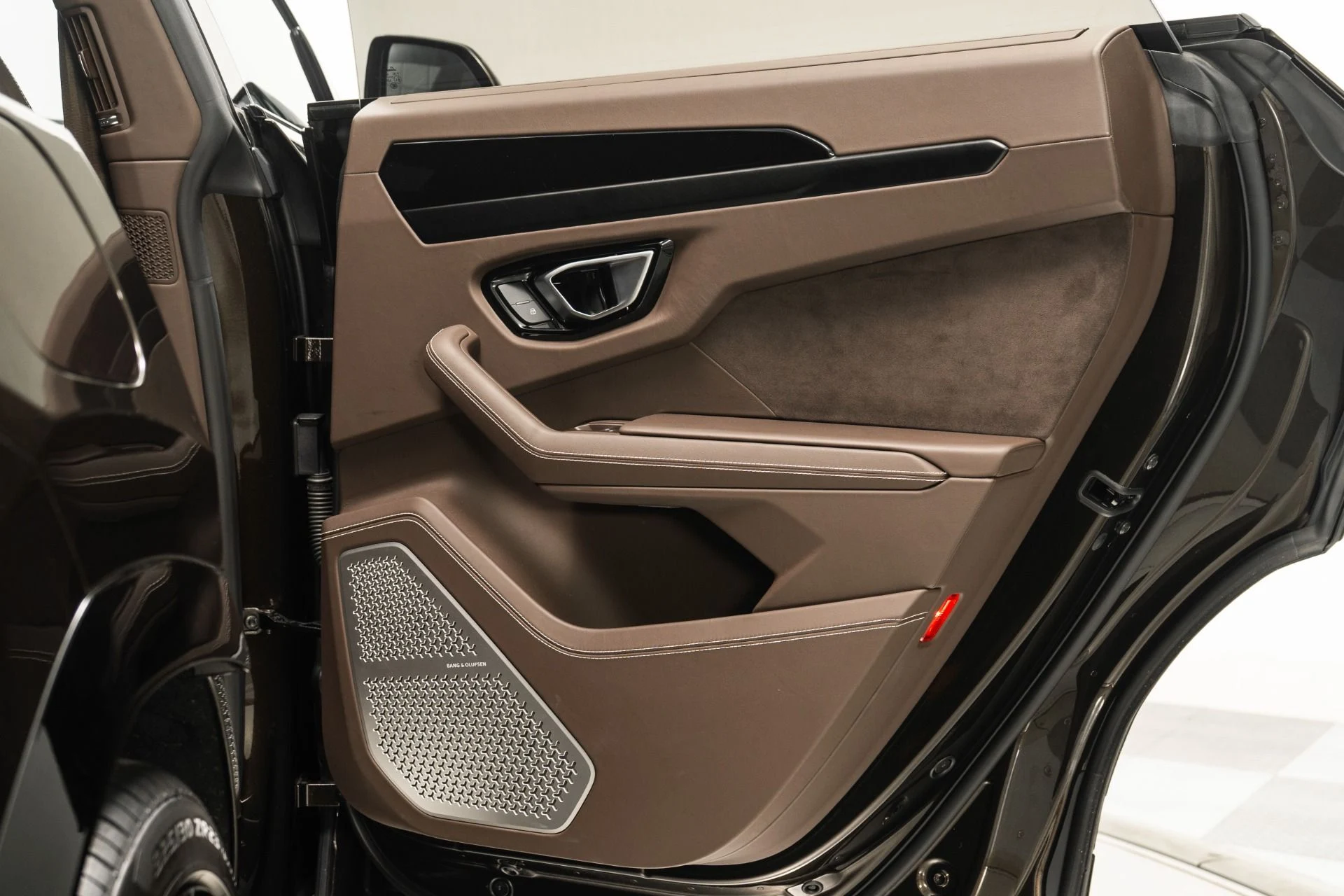 mph034_3638246041_Used_2022_Lamborghini_Urus_1793135043_2854b45475