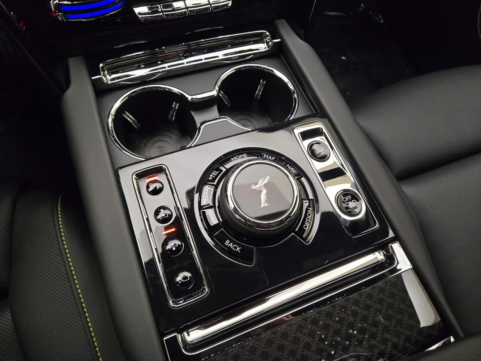 mph034_3642977685_New_2026_Rolls_Royce_Cullinan_Black_Badge_1776921927_85a4153da1