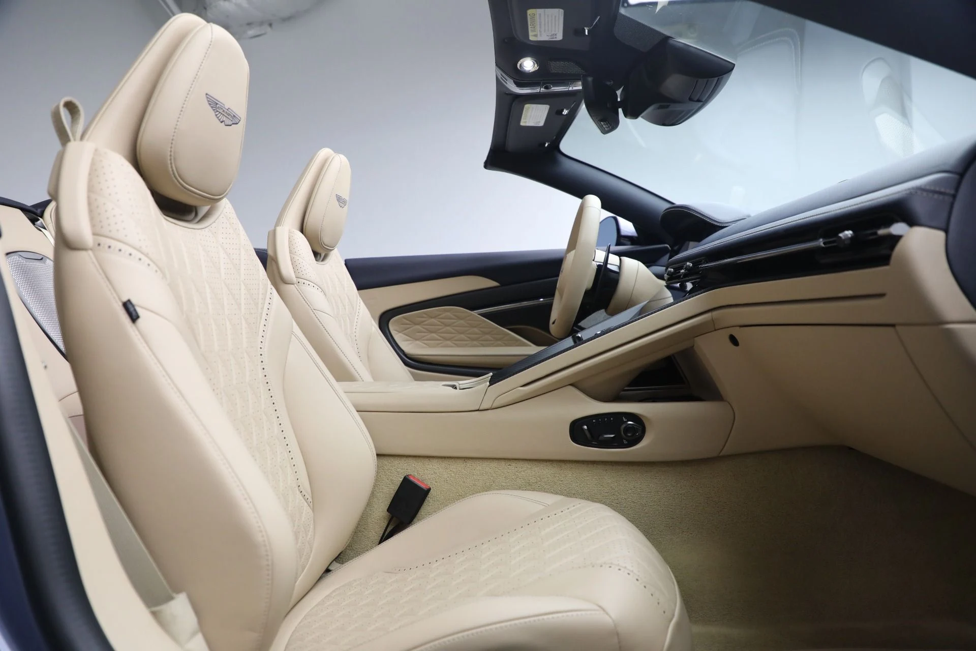 mph034_3644312933_New_2025_Aston_Martin_DB_12_Volante_f820357d0f