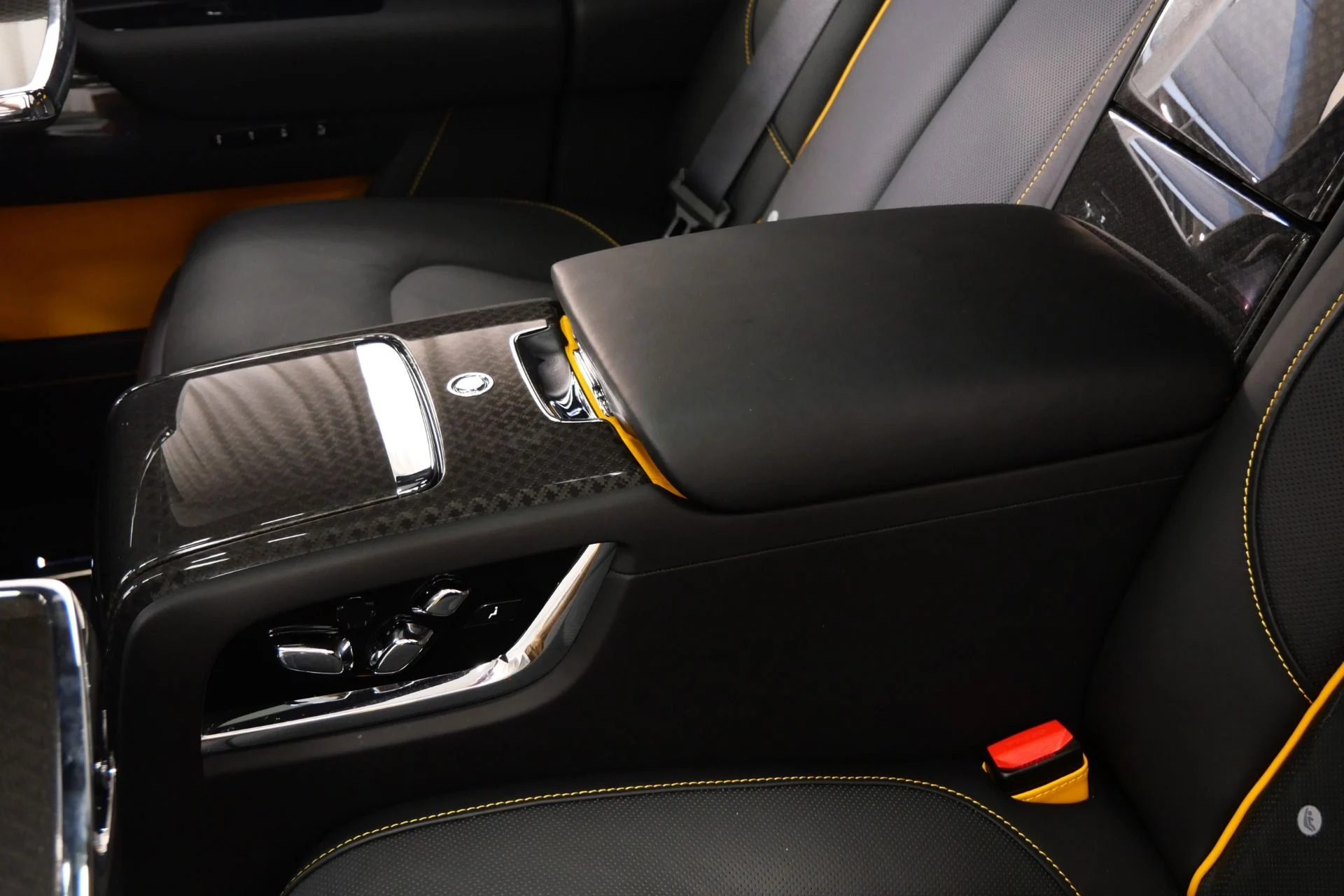 mph034_3662069827_Used_2023_Rolls_Royce_Cullinan_Black_Badge_Rear_Seat_Entertainment_Bespoke_Audio_Panoramic_Roof_1785878493_dbf655472c