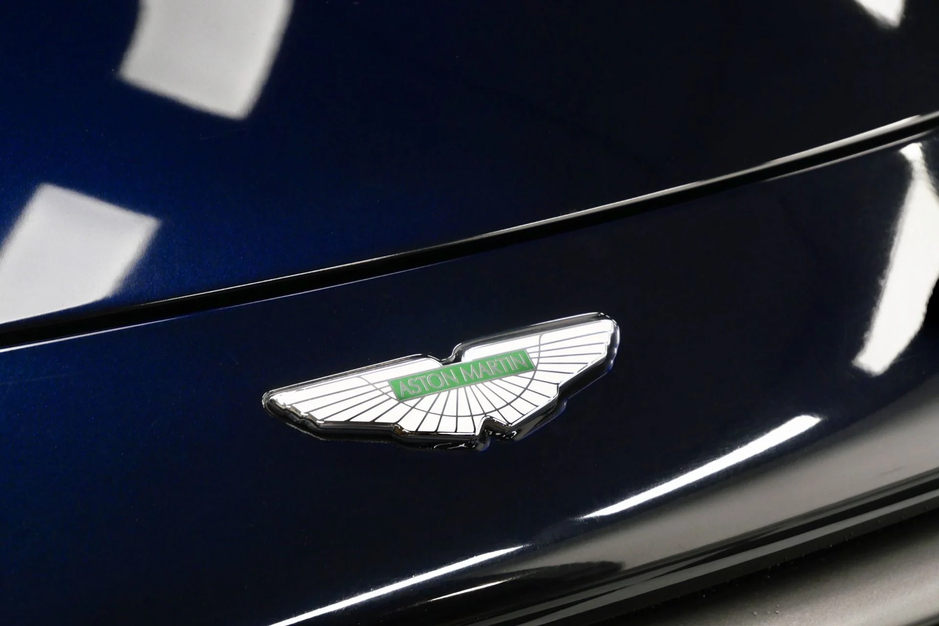 mph034_3664649696_Used_2020_Aston_Martin_Vantage_Twin_Turbo_V8_Comfort_Collection_Beautiful_Inside_and_Out_1769203114_bb3d2d355e